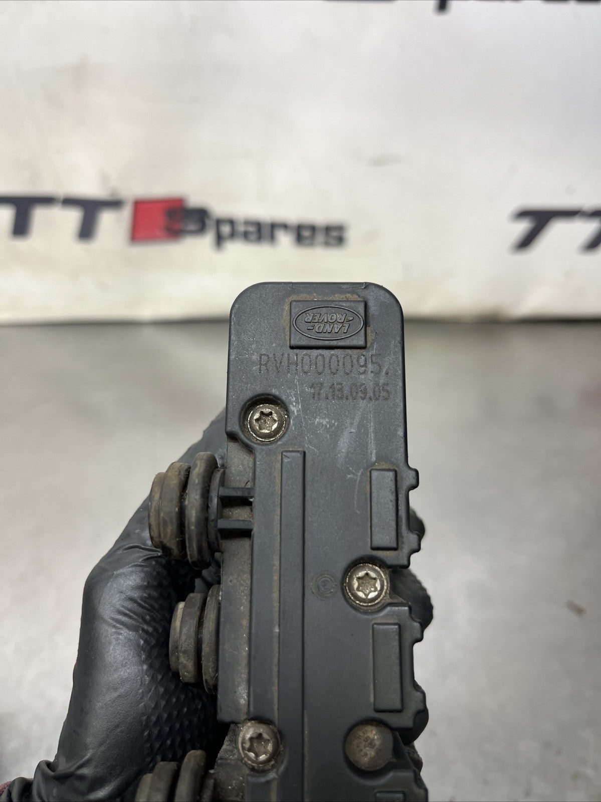 DISCOVERY 4 AIR SUSPENSION VALVE BLOCK RVH000095 2010 - 2013 LAND ROVER