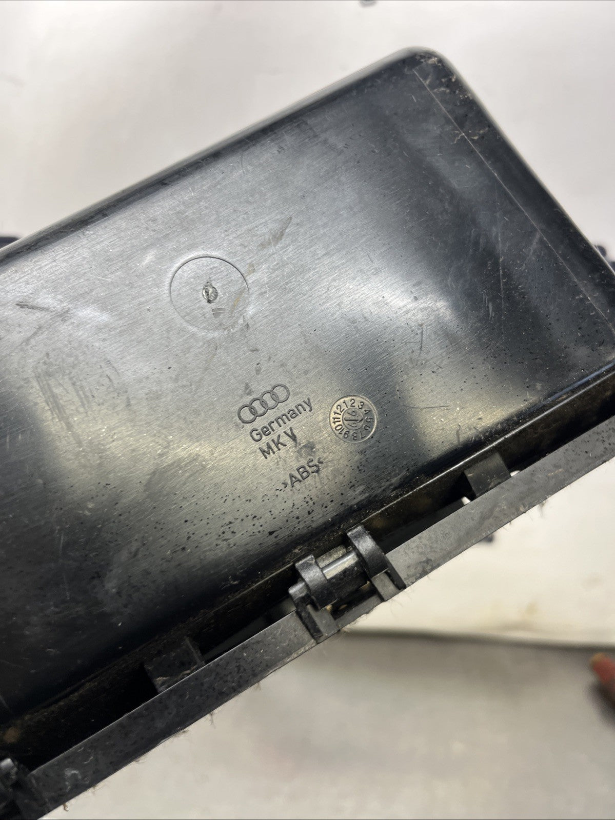 Audi TT MK1 Quarter Panel 6 Disc Flap Oem Genuine