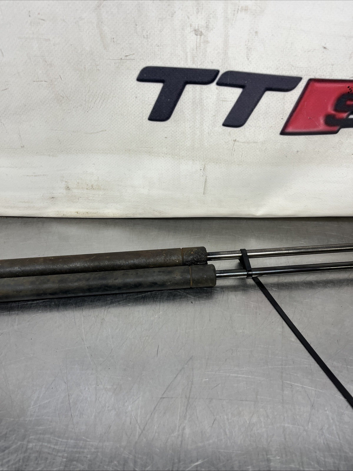Audi TT Mk1 8N 1998-2006 Convertible PAIR Boot Tailgate Lifter Struts Supports