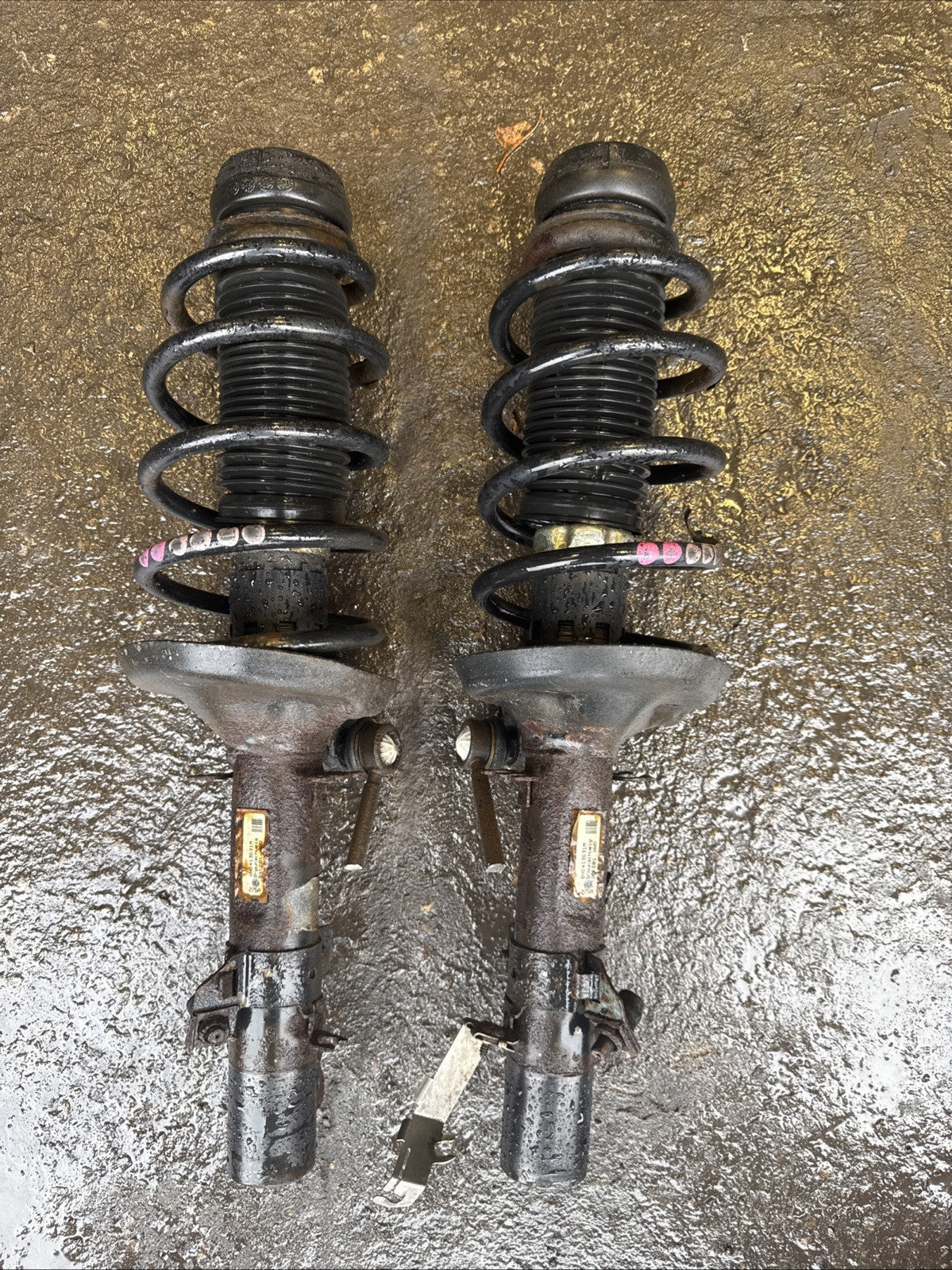 2x Coil Springs (Pair) Front Suspension 1J0411105CA 8n0413031M 2 Pink 4 Violet