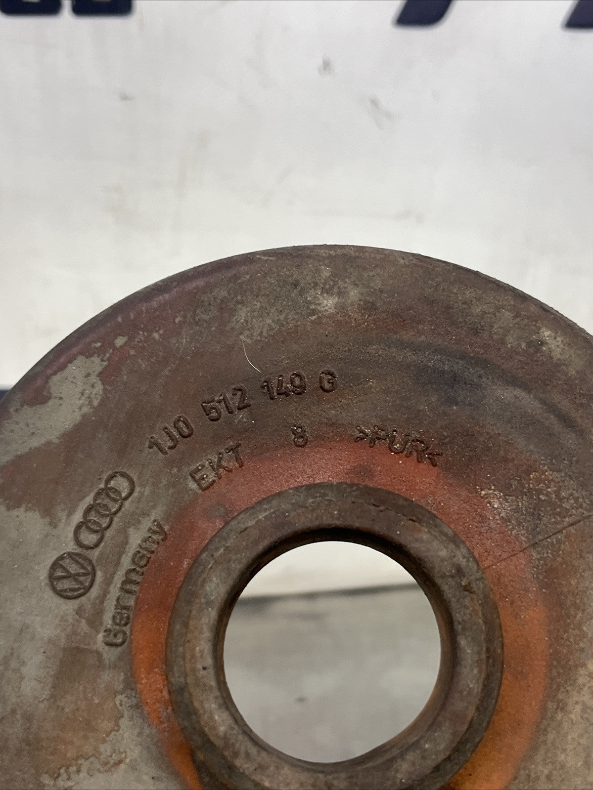 VW Audi TT 8N MK1 S3 8L R32 Rear Spring Upper Support Rubber Mounts 1J0512149G