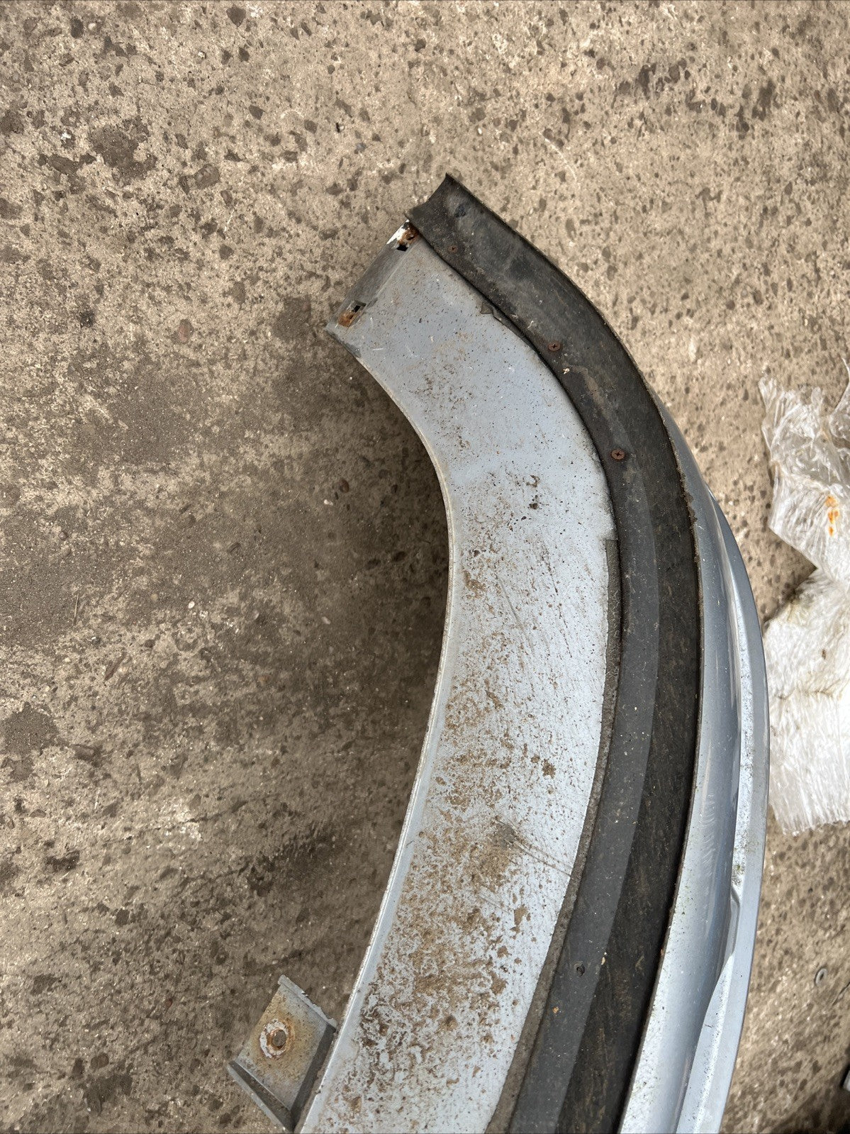 GENUINE AUDI TT MK1 1998-2006 FRONT BUMPER 8N0807111MX AVUS SILVER