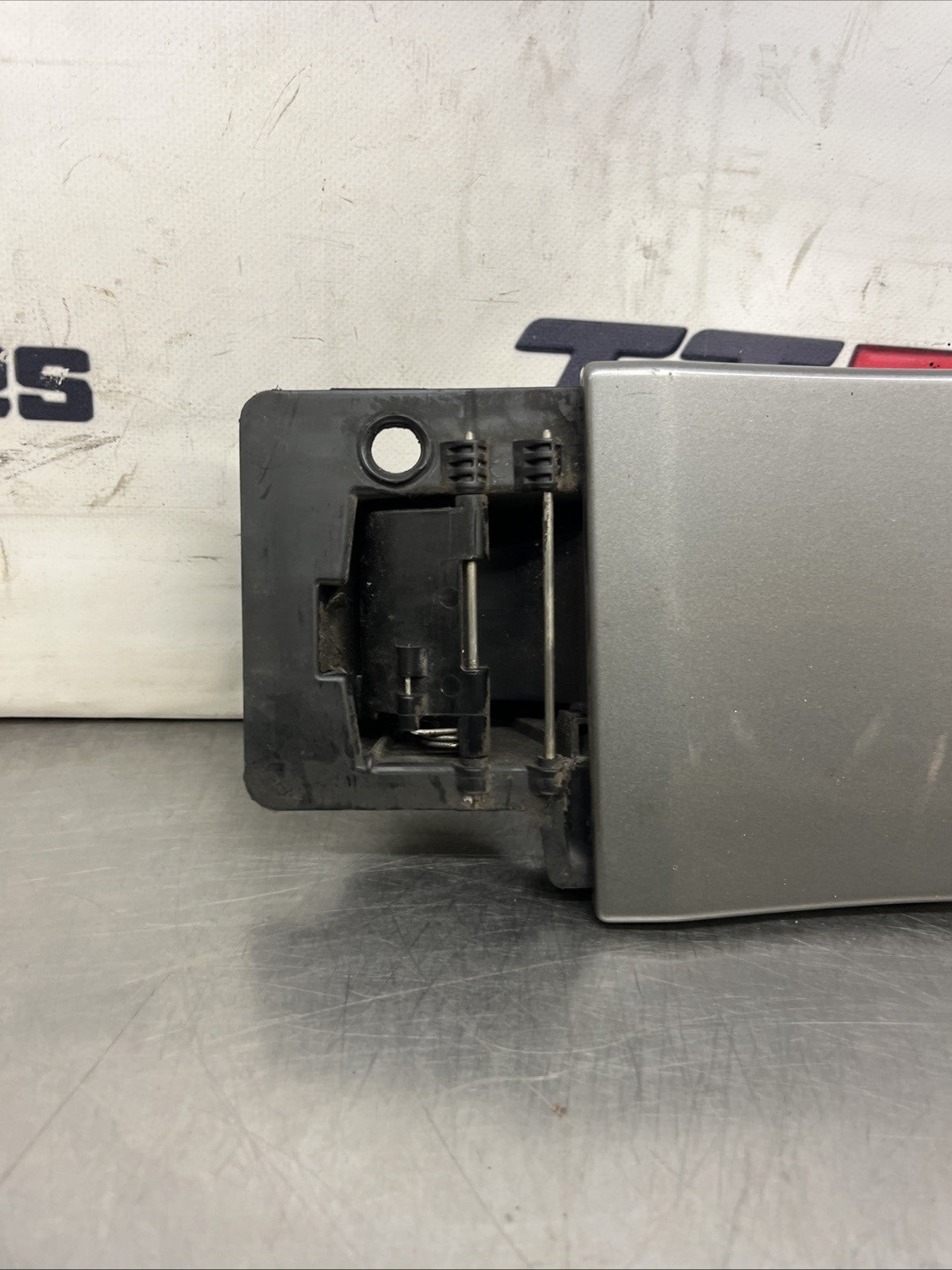 VAUXHALL VIVARO RENAULT TRAFIC 2014-2019 FUEL FILLER FLAP + HOUSING 93457385