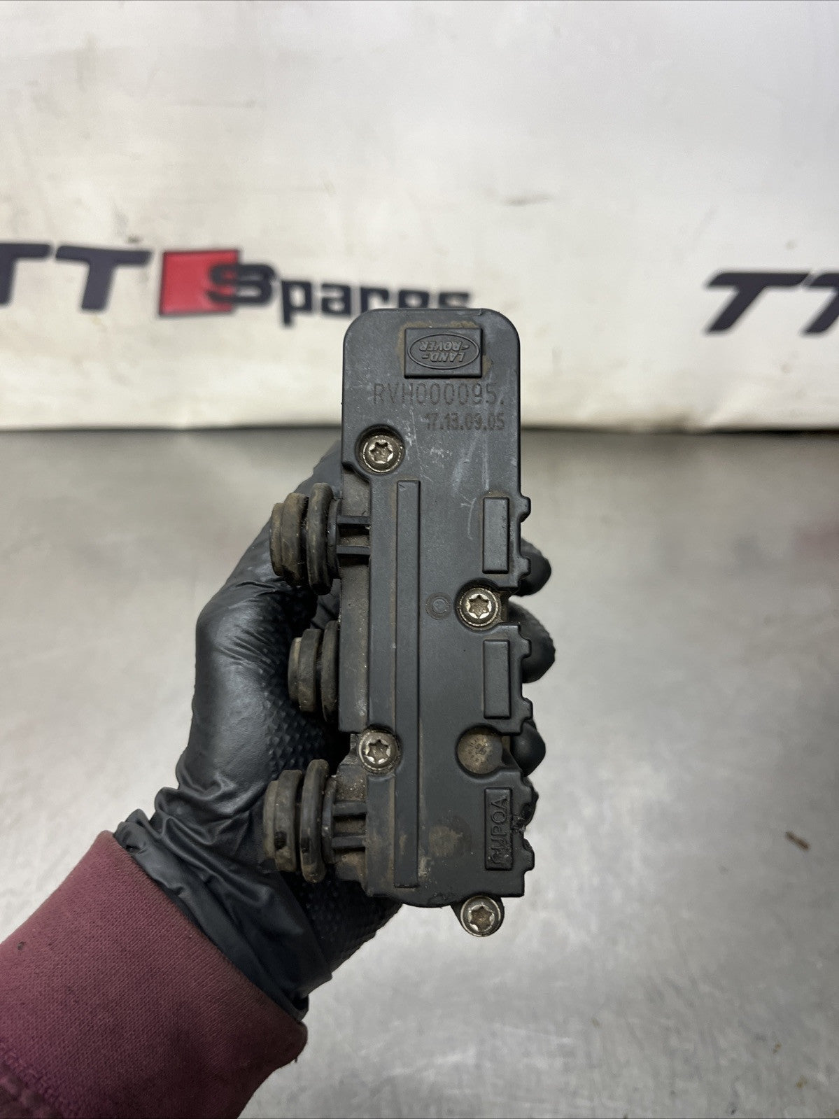 DISCOVERY 4 AIR SUSPENSION VALVE BLOCK RVH000095 2010 - 2013 LAND ROVER
