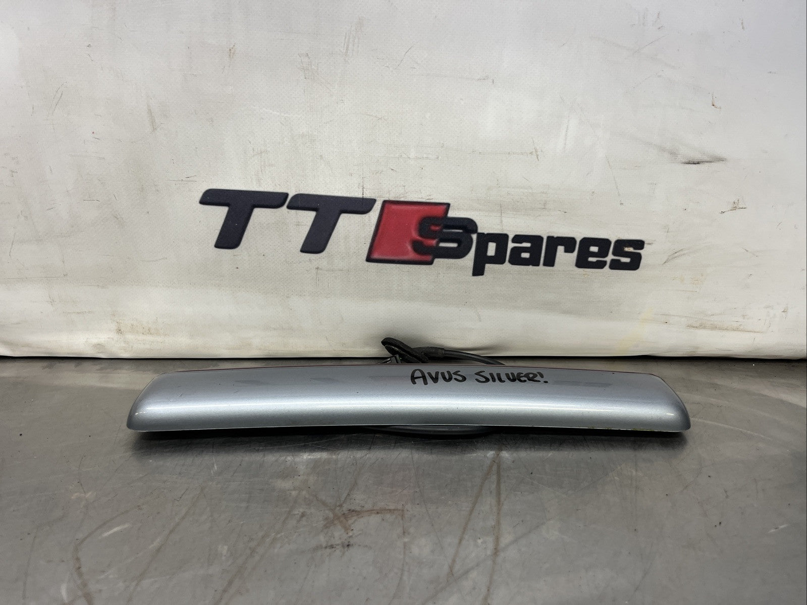 Audi TT Mk1 Convertible Roadster MIDDLE 3RD BRAKE LIGHT 8n7945097a Avus Silver