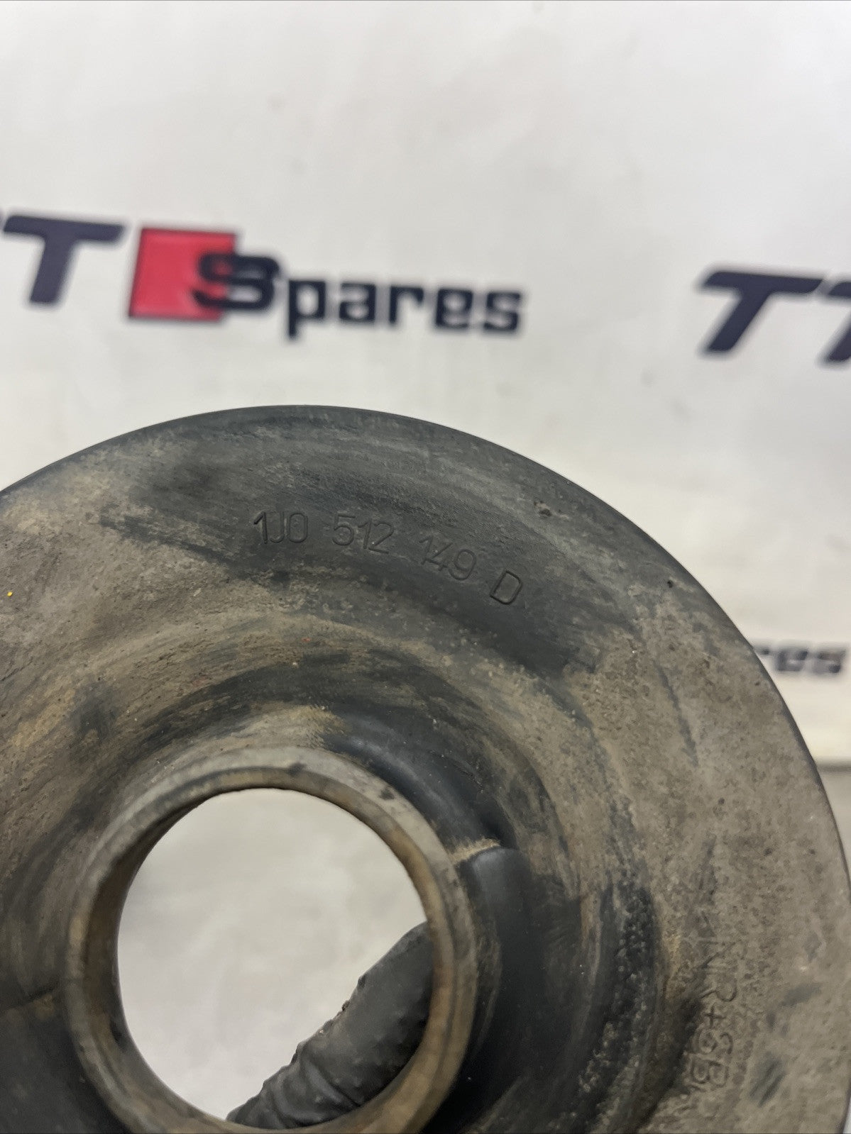 1J0512149D Audi TT S3 8L spring leg support rubber rear axle spring