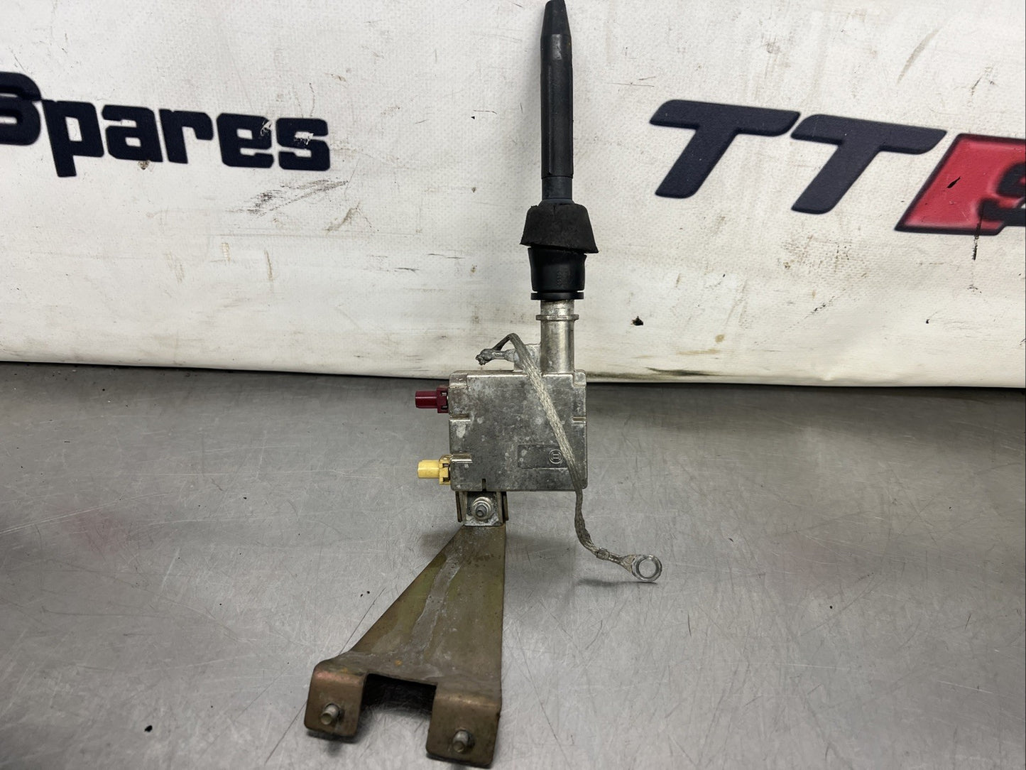 Audi TT MK1 CONVERTIBLE Aerial Antenna Amplifier SAT NAV 8N7035501G ARIEL