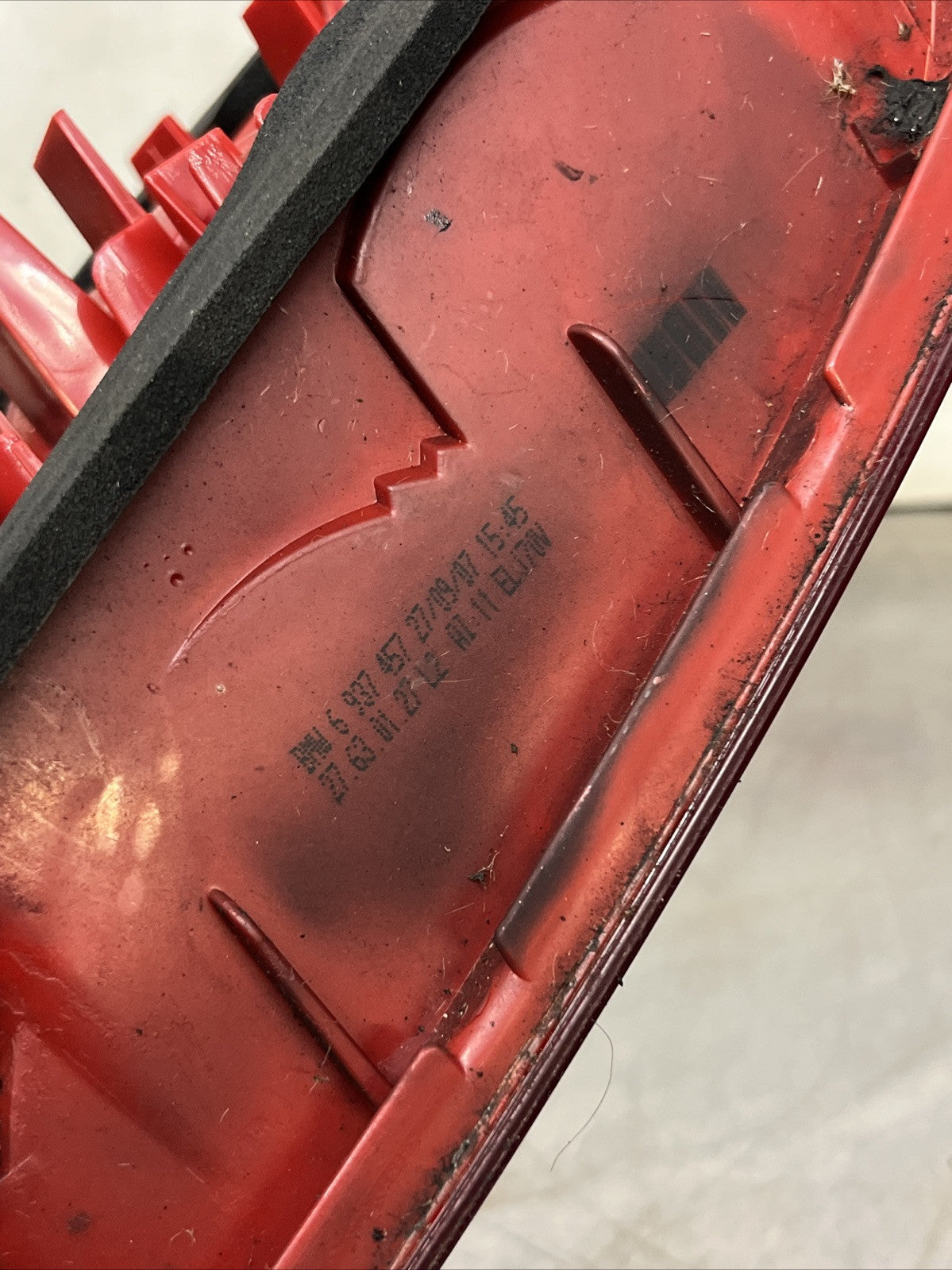 2004-2008 E90 PRE LCI BMW 3 SERIES REAR TAIL LIGHT LH PASSENGER SIDE 6937457