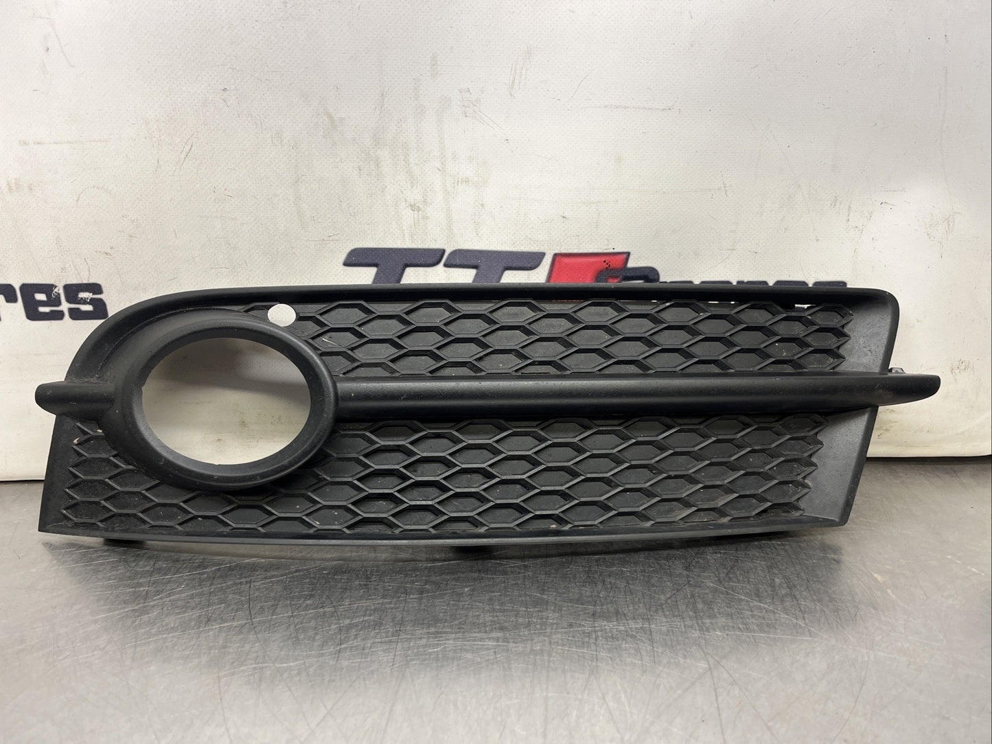 Audi TT MK2 Drivers Fog Light Grille Cover Black 8J0807151 06-14