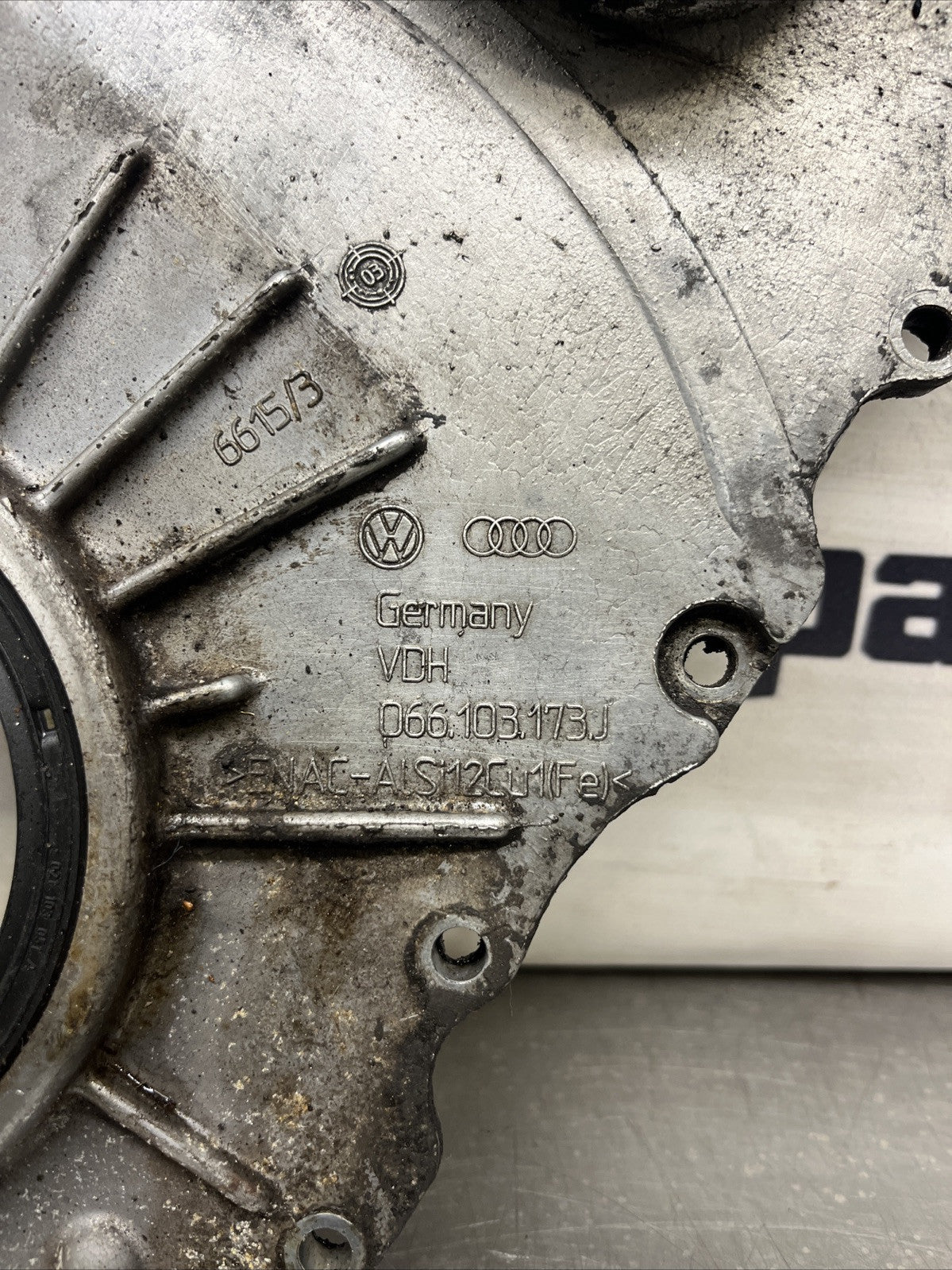 VW Golf R32 Timing chain lower cover 066103173J