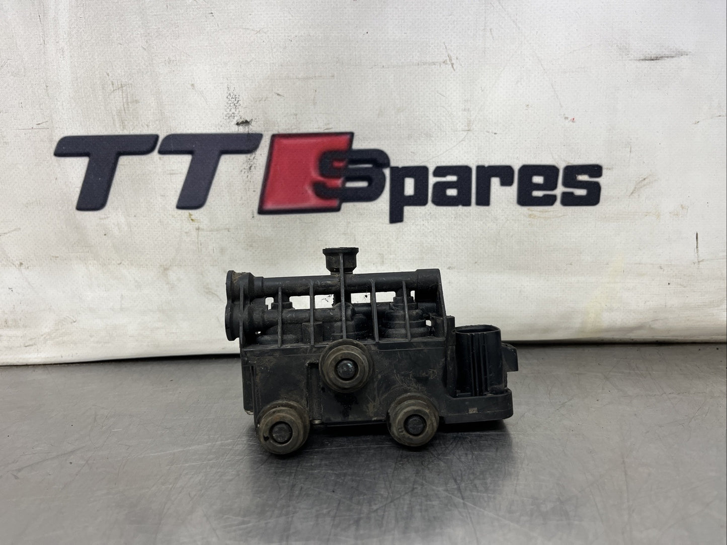 DISCOVERY 4 AIR SUSPENSION VALVE BLOCK RVH000095 2010 - 2013 LAND ROVER