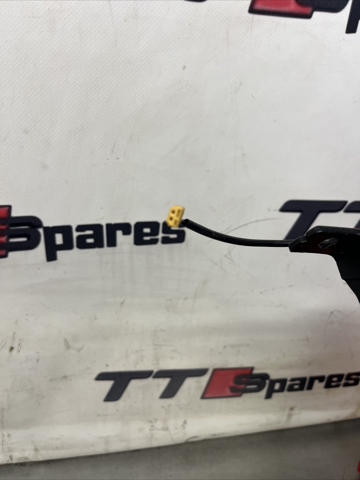 AUDI TT MK1 PASSENGER ROOF LATCH NEARSIDE CONVERTIBLE 8N7871443 98-06