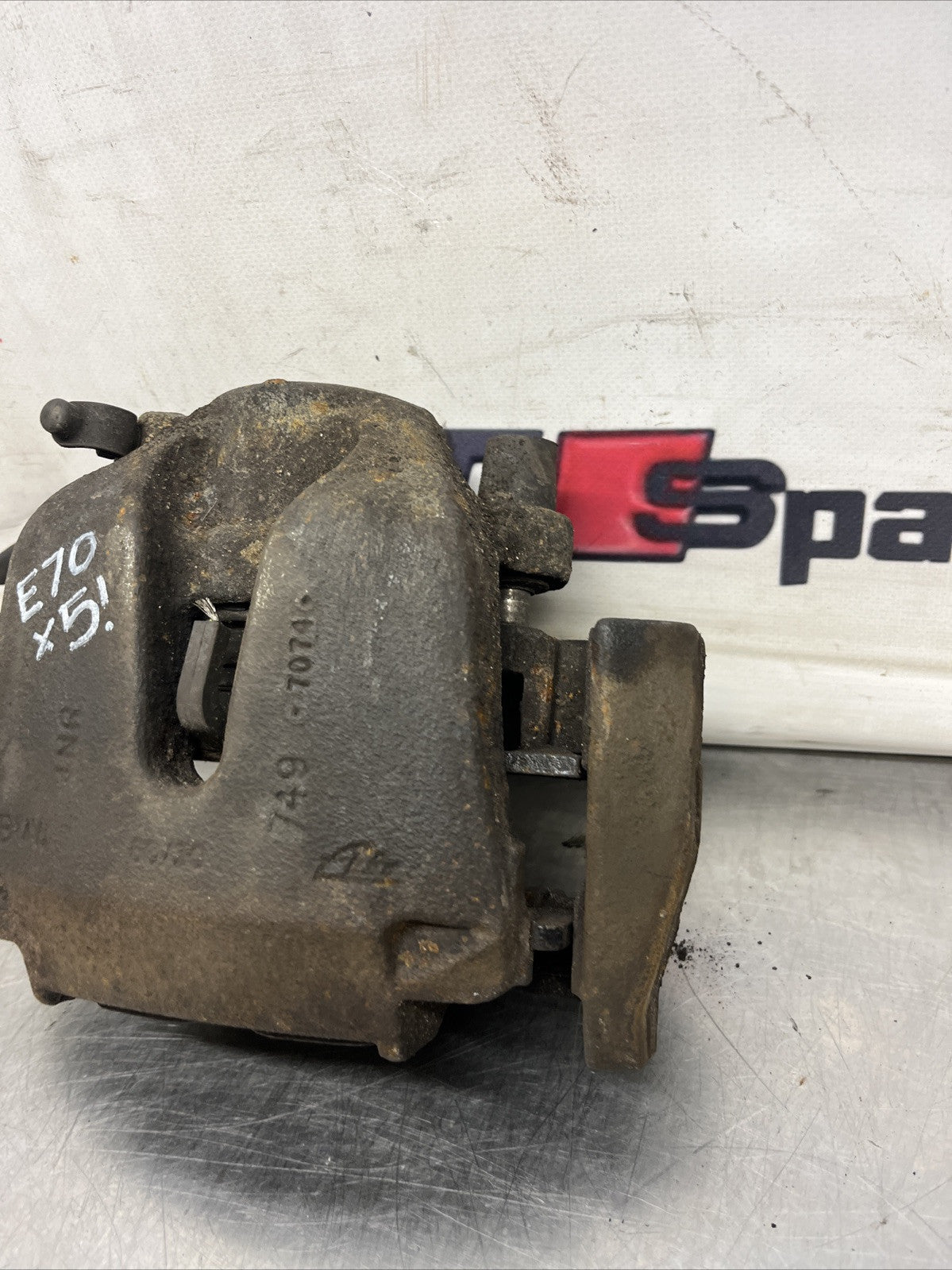 BMW X5 BRAKE CALIPER FRONT LEFT PASSENGER SIDE E70 2007 - 2009