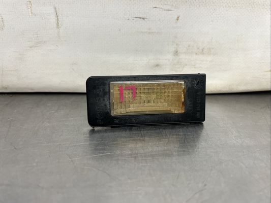 1x GENUINE AUDI TT MK1 03-06 LEFT N/S REAR NUMBER PLATE LIGHT 8N0943021A