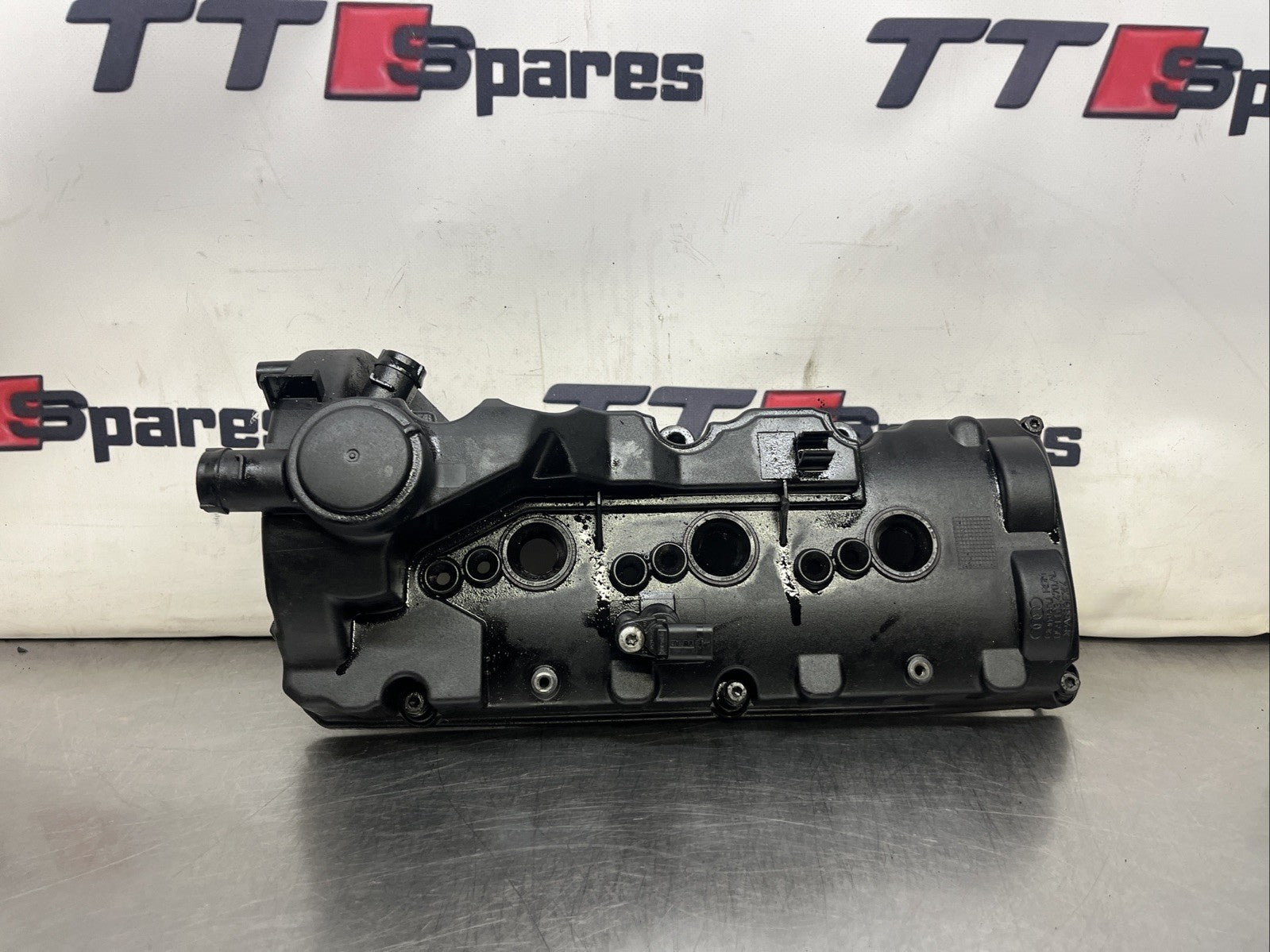 AUDI Q7 ROCKER VALVE COVER 3.0 TDI  / CRCA - CRC DIESEL MK1 4L 2012
