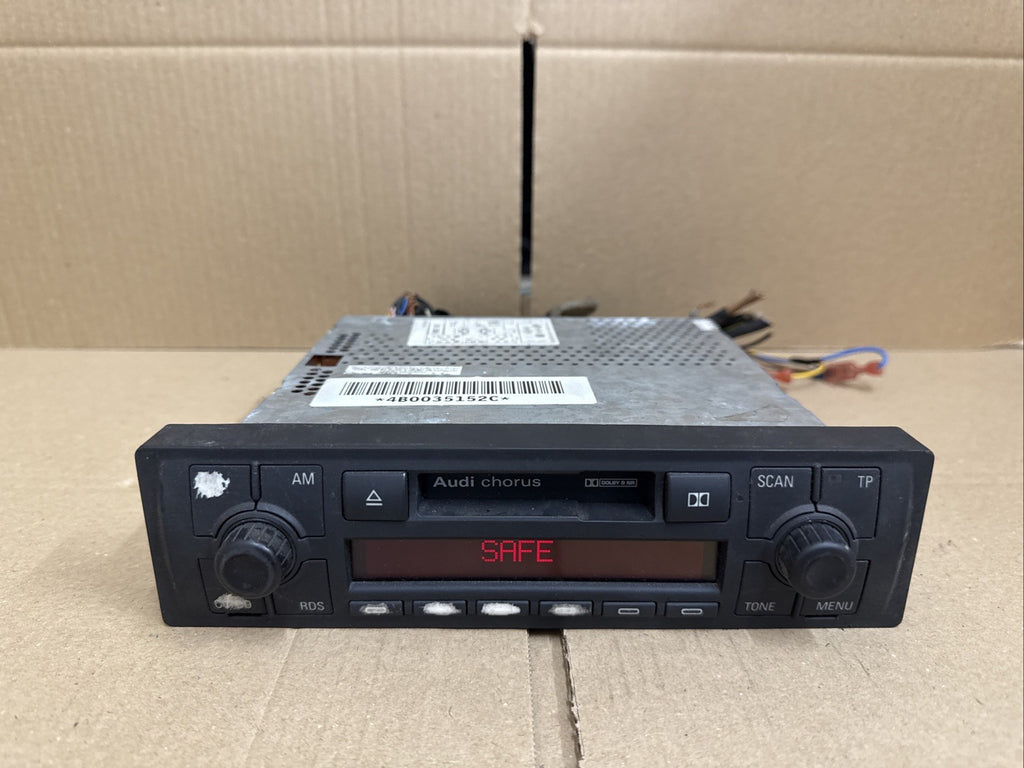 4B0035152C 2003 AUDI TT RADIO STEREO CASSETTE PLAYER HEAD UNIT With Code
