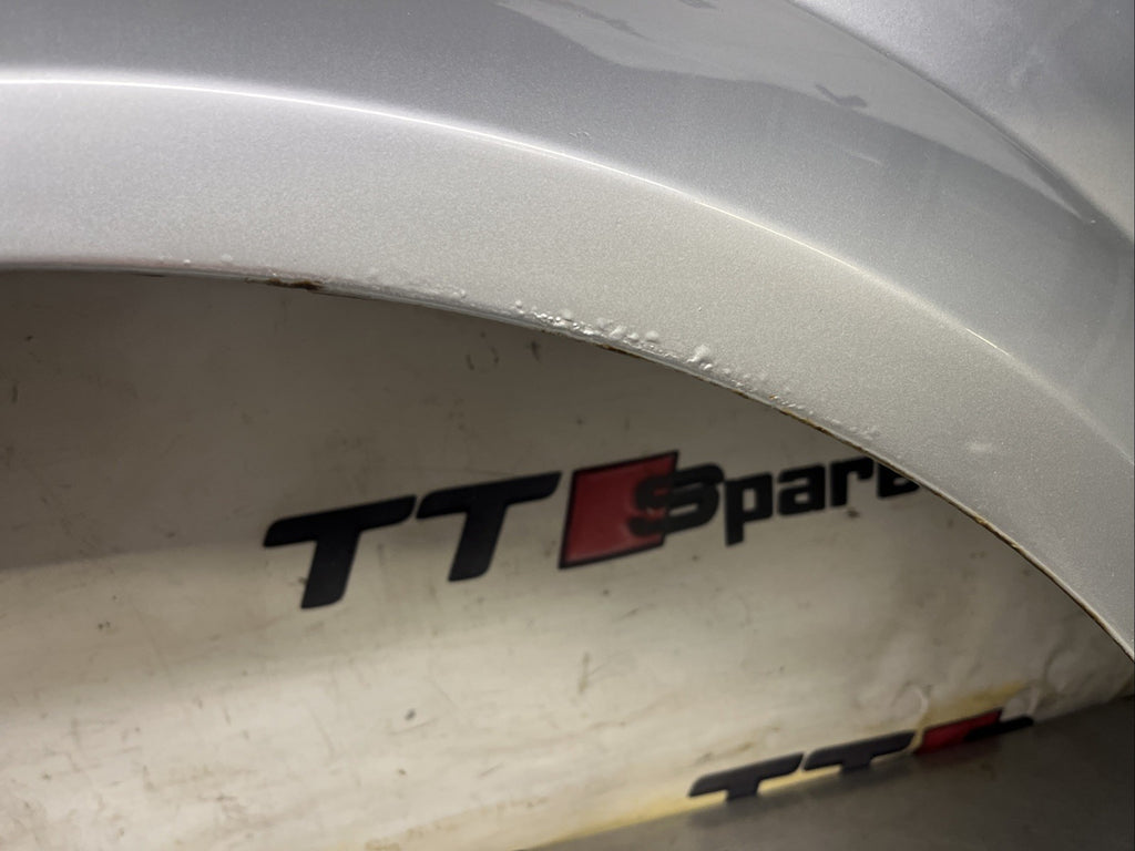 AUDI TT MK1 8N 98-06 OFF RIGHT SIDE FRONT WING Silver LY7W