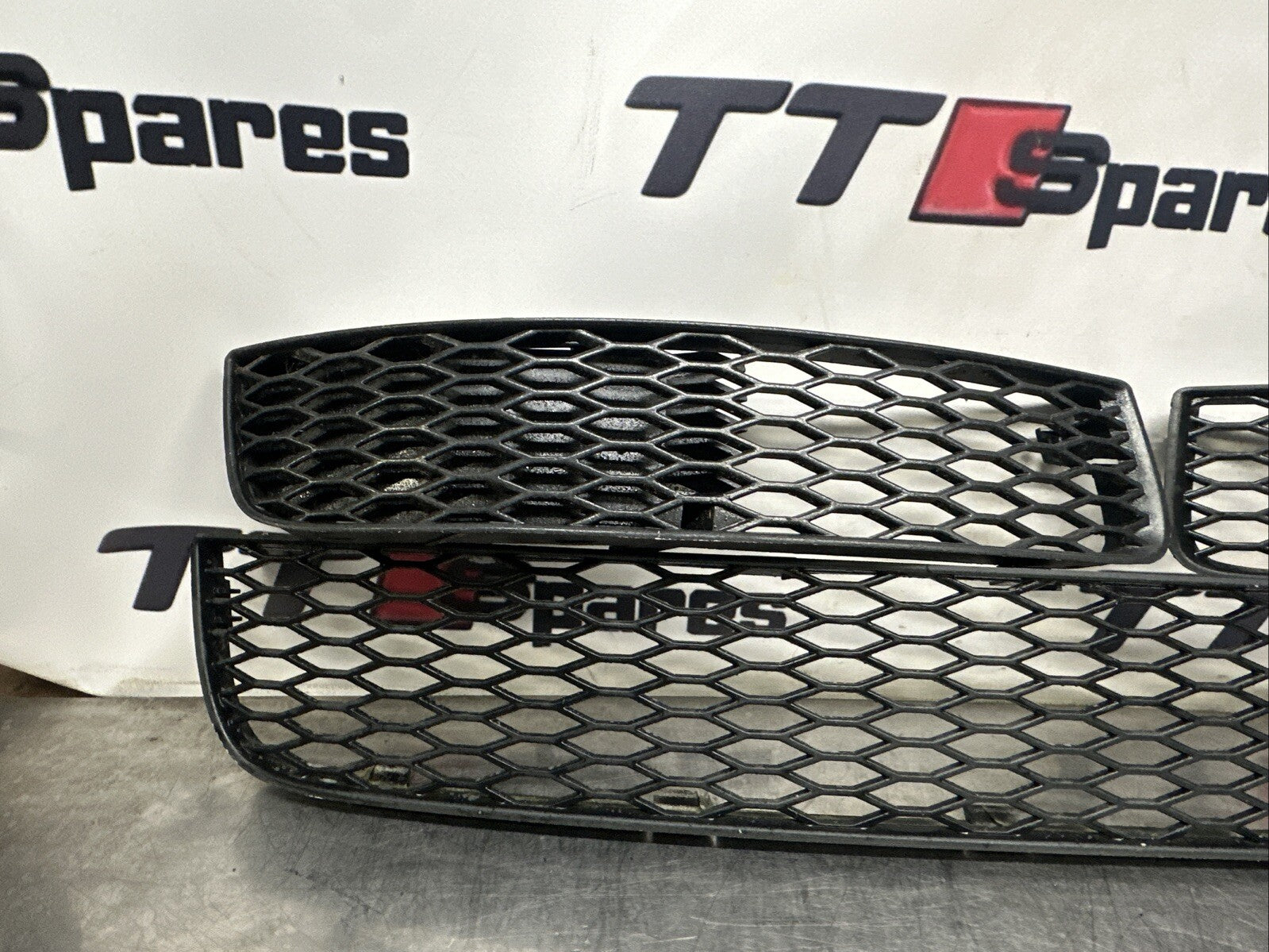 Audi TT Mk1 Front Bumper Centre Lower Grills  8N0807683A GENUINE OEM set