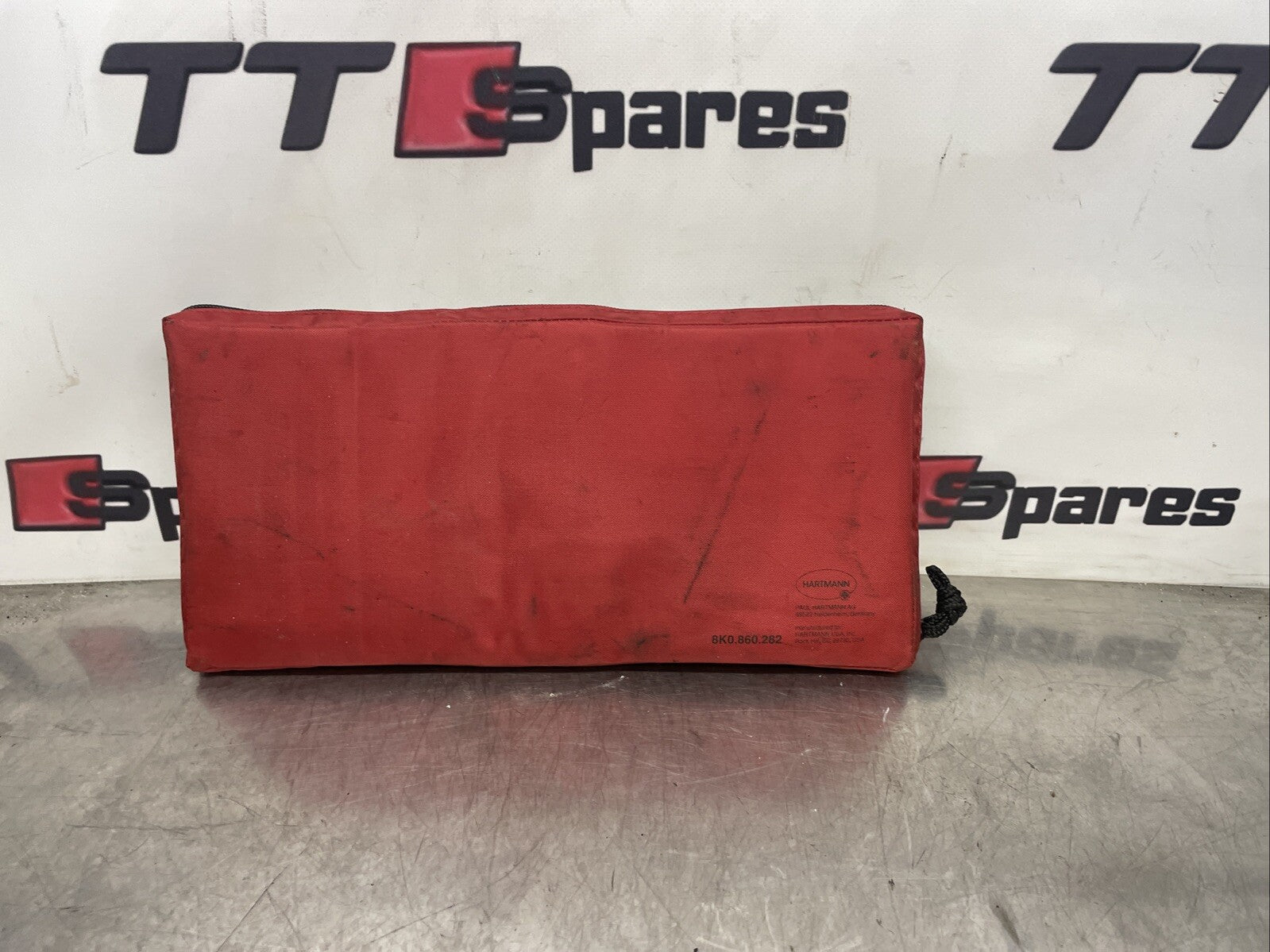 Audi A4 8K B8 Emergency First Aid Kit Red Case Style 8K0860282