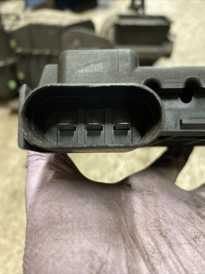 Audi TT 8N Mk1 3.2 V6 BHE Battery Engine Bay Fuse Box 8N0937550D