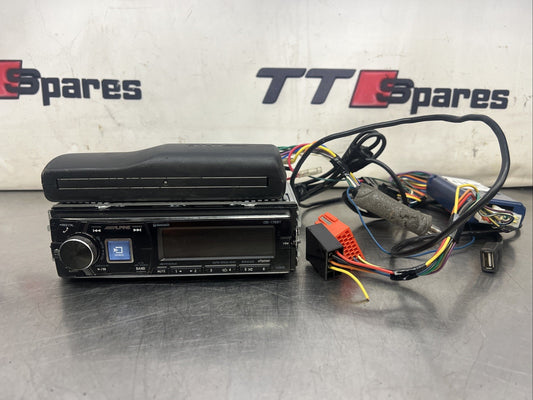 Alpine IDE-178BT vTuner Ready USB/Bluetooth® Built in 4V Tuneit App Compatible