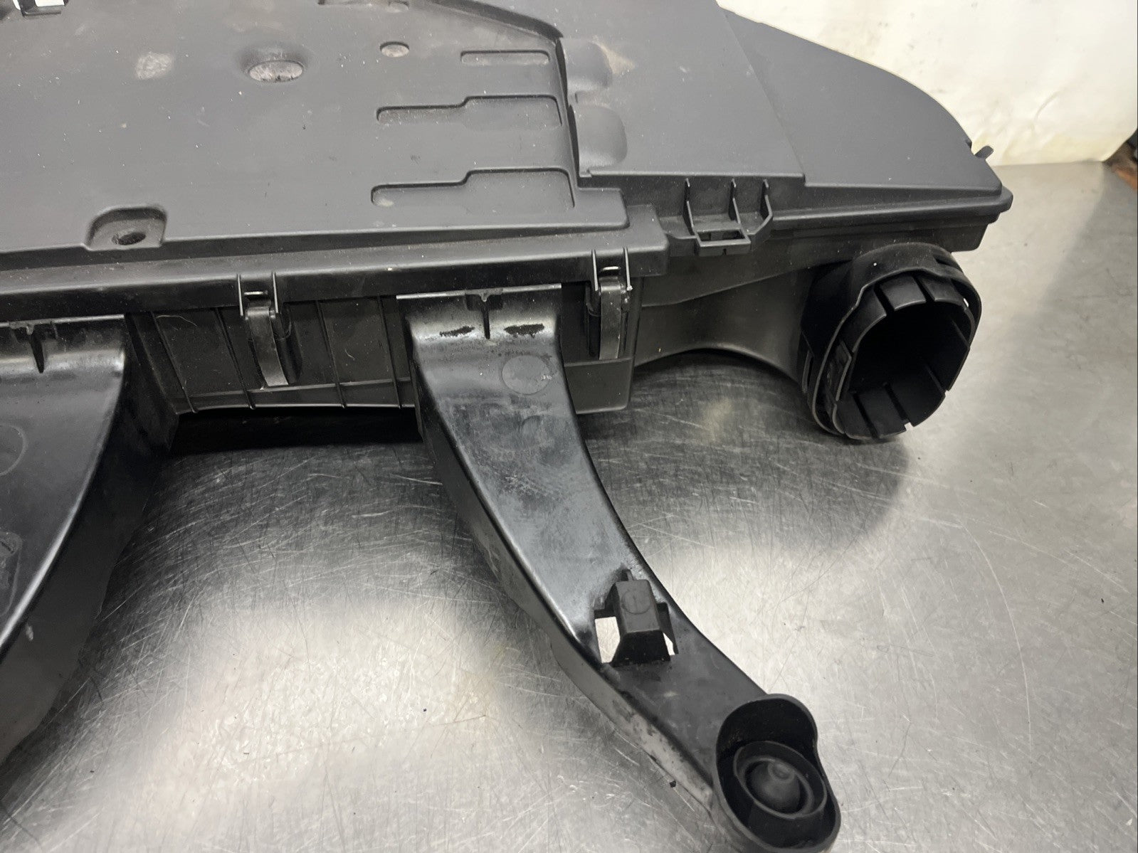 BMW X5 E70 AIR INTAKE FILTER BOX 7798340 3.0 DIESEL 2007 TO 2010