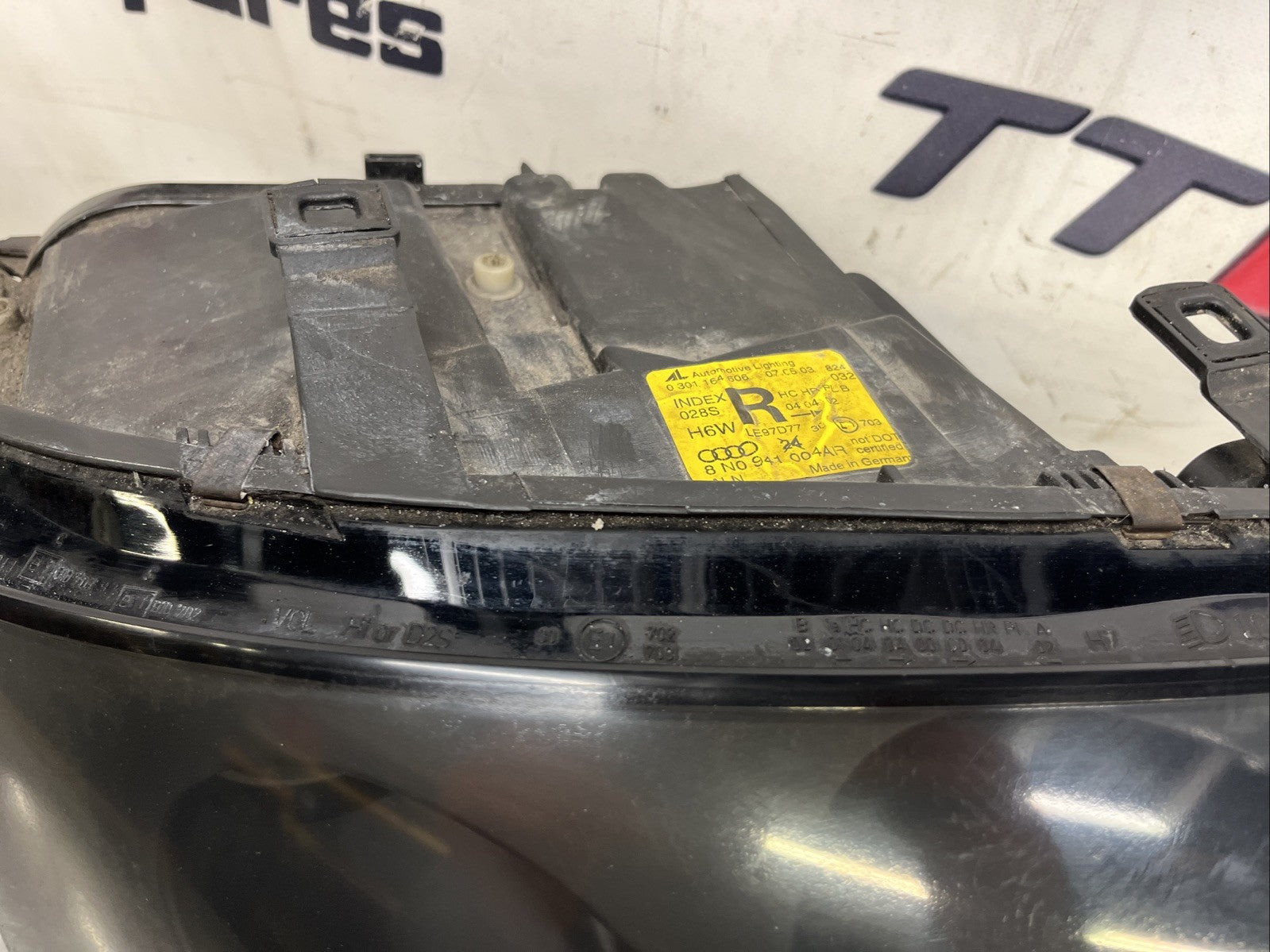 AUDI TT MK1 (1999 > 2007) FRONT RIGHT HEADLIGHT  8N0941004AH