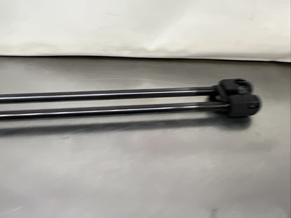 VW Golf MK3 Pair Of Rear Tailgate Struts 1H6827550A