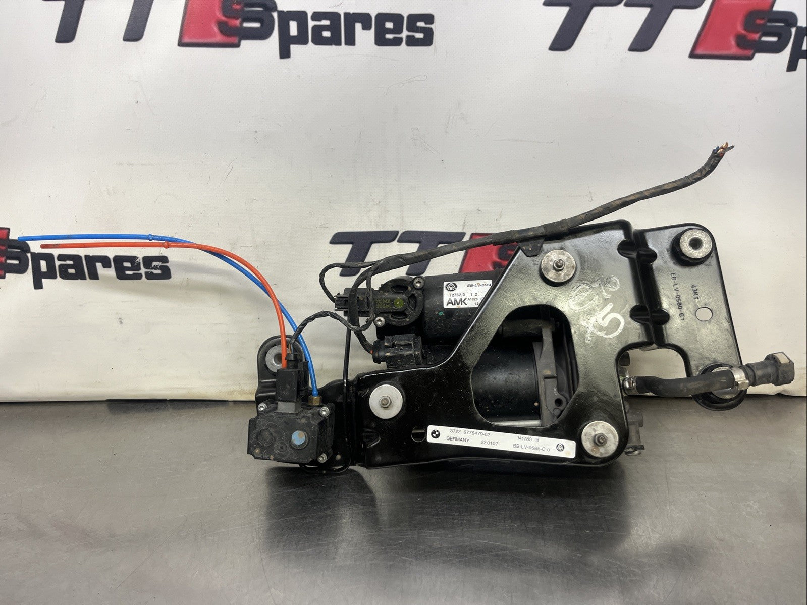 BMW EX5 E70 AIR RIDE SUSPENSION PUMP MODULE COMPRESSOR  6775479-02  6775479-02