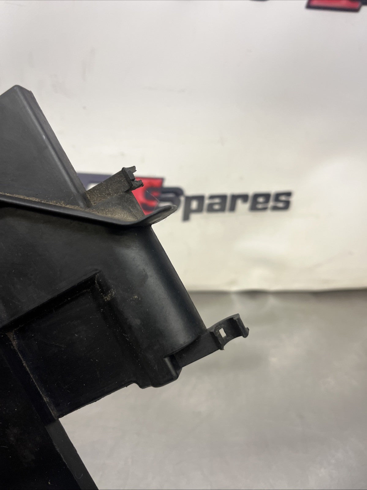 OEM Audi TT Mk1 Battery Fuse Holder Tray Cover*Engine Bay*8N7937557*CONVERTIBLE*
