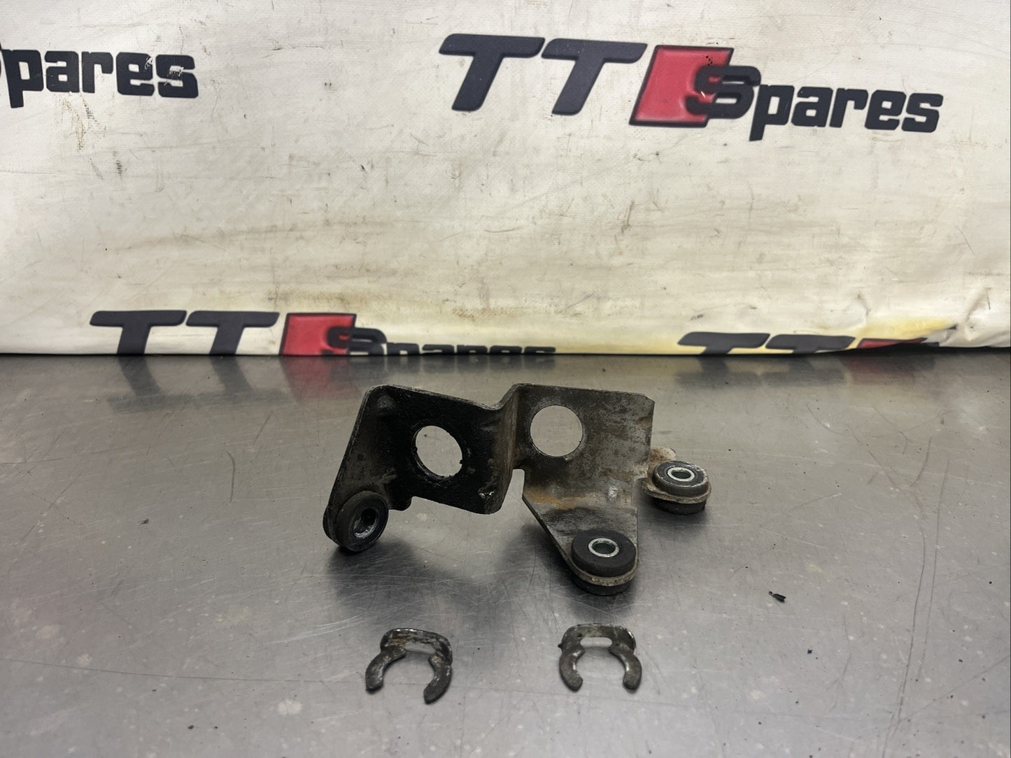 1j0711789c O2m 6speed Linkage Bracket 