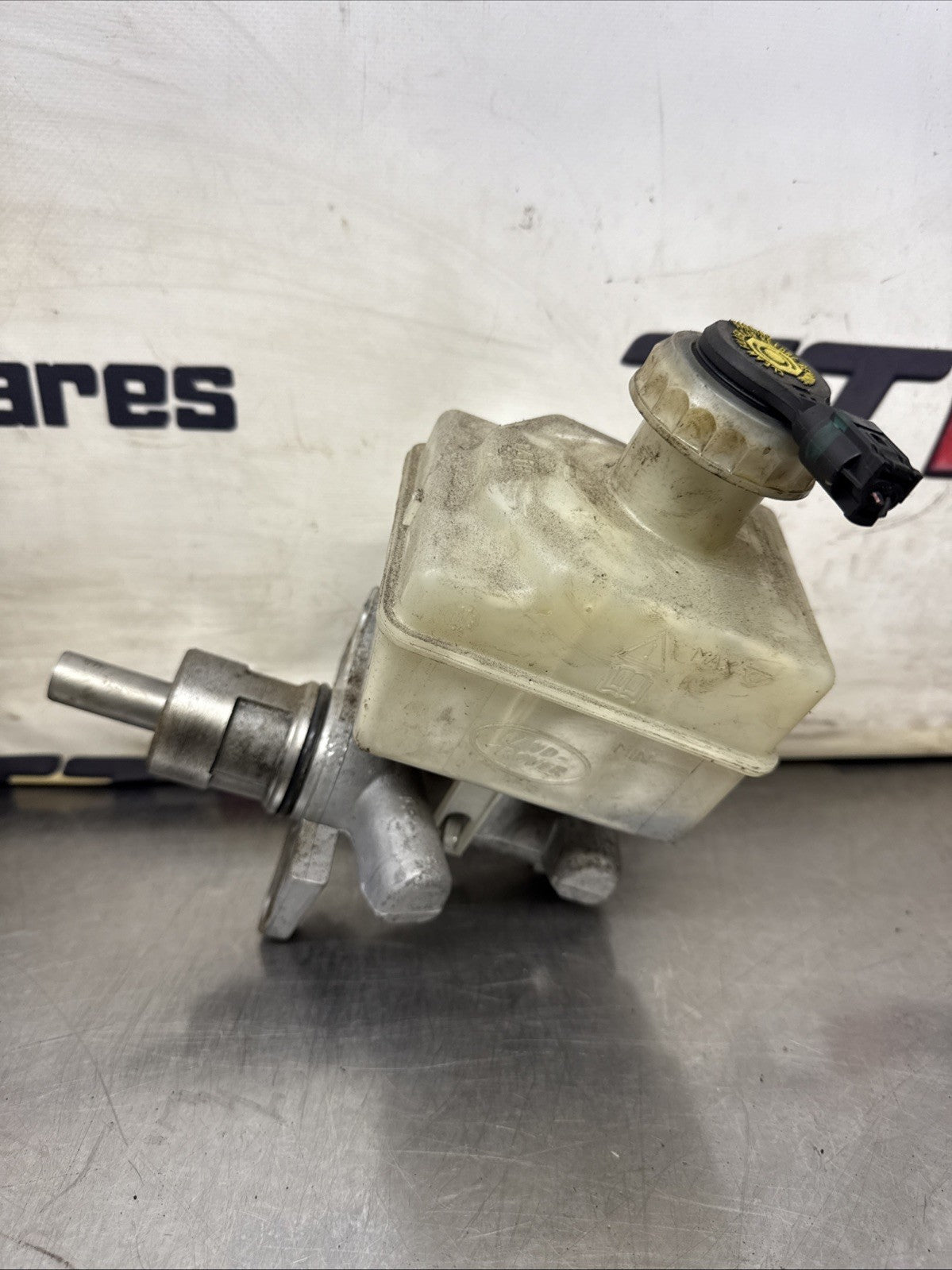 LAND ROVER DISCOVERY 3 L319 2004-2010  BRAKE MASTER CYLINDER 74471269