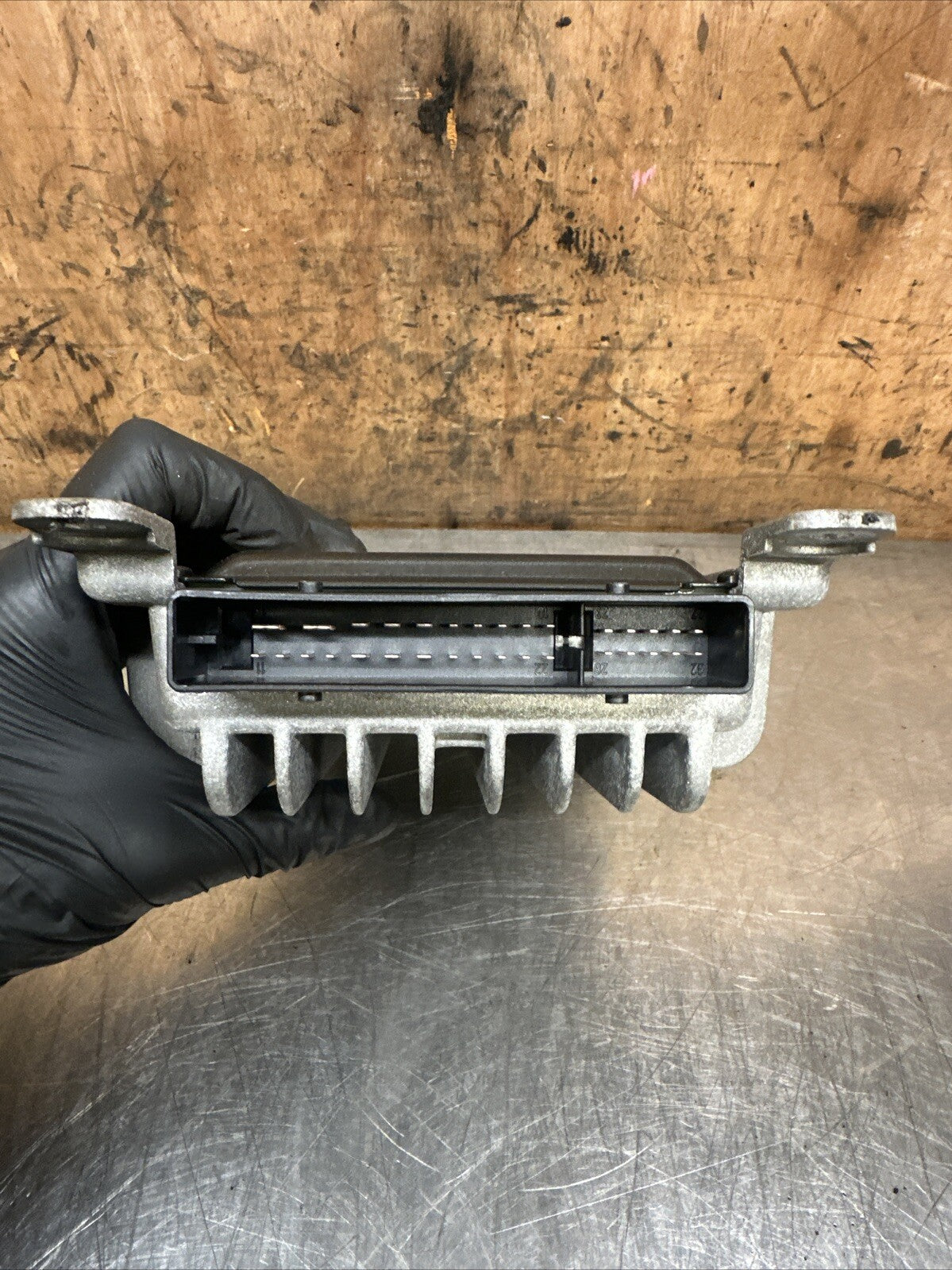8P3035223B 2009 AUDI A3 8P BOSE SOUND AMPLIFIER 