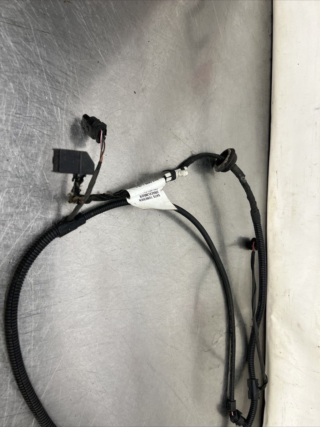 AUDI A3 8P 2011 REAR BUMPER PARKING SENSOR WIRING LOOM 8P0971085A