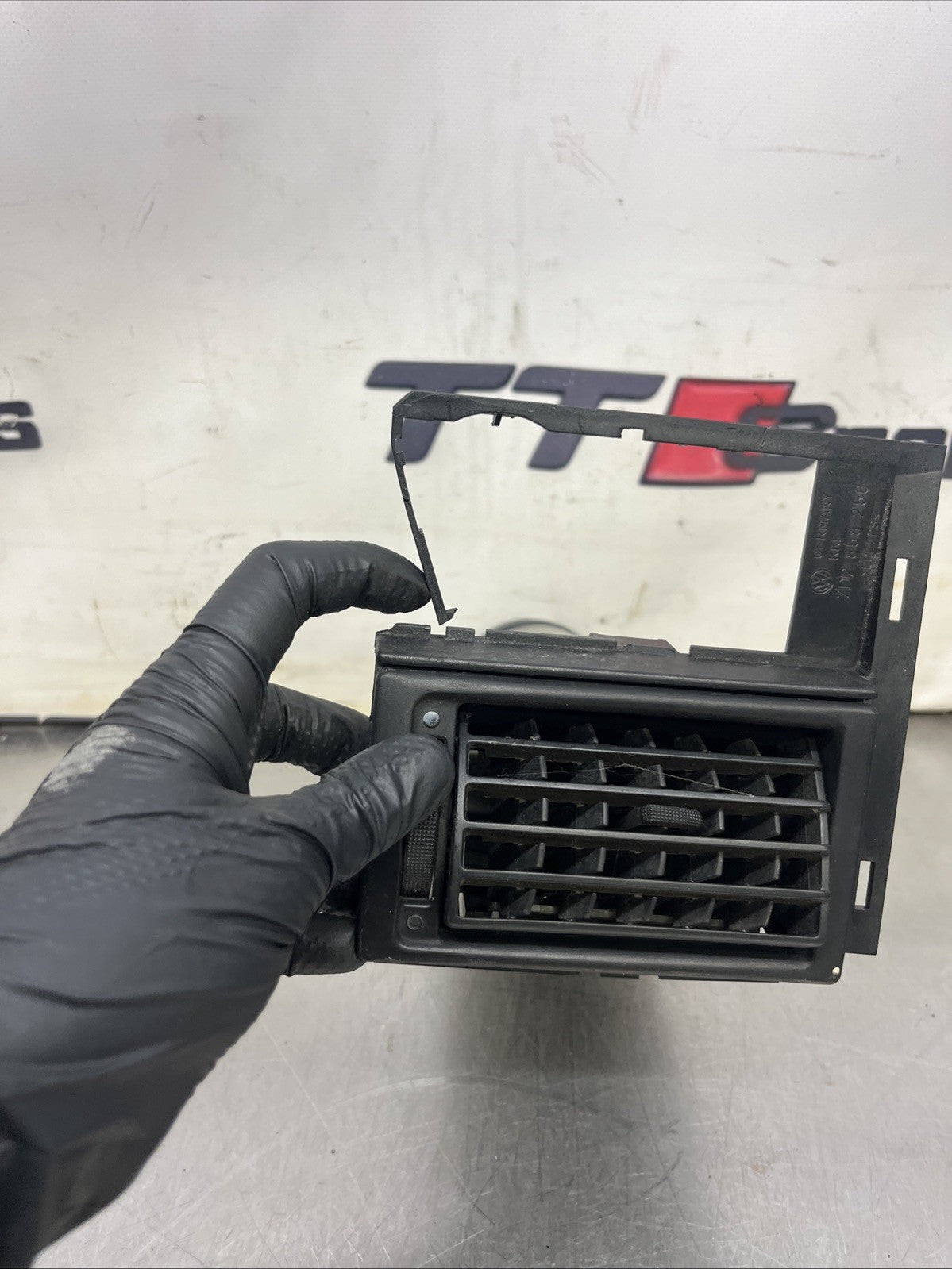 volkswagen transporter T4 Air Duct Connection Vw 701819721a 