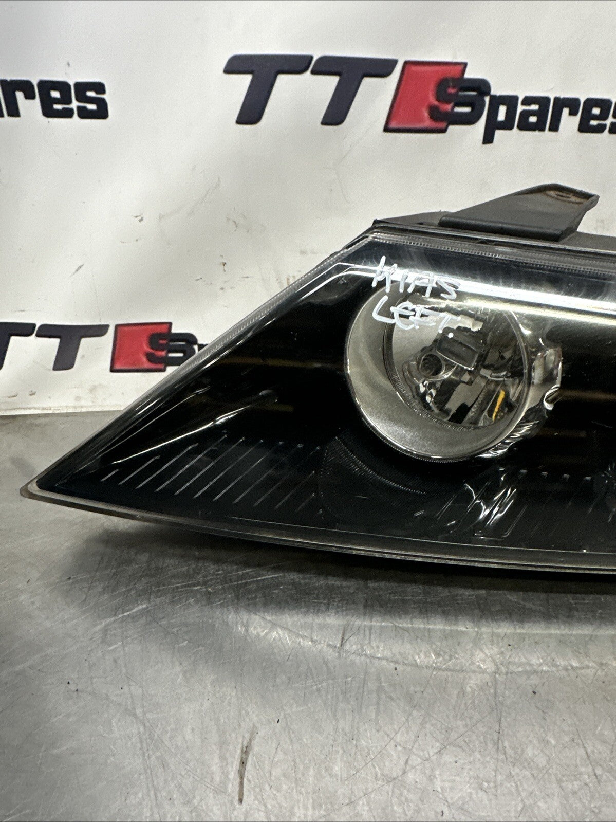 92101-2P150KIA SORENTO HEADLIGHT FRONT LEFT PASSNEGER SIDE XENON  MK2 2009- 2014
