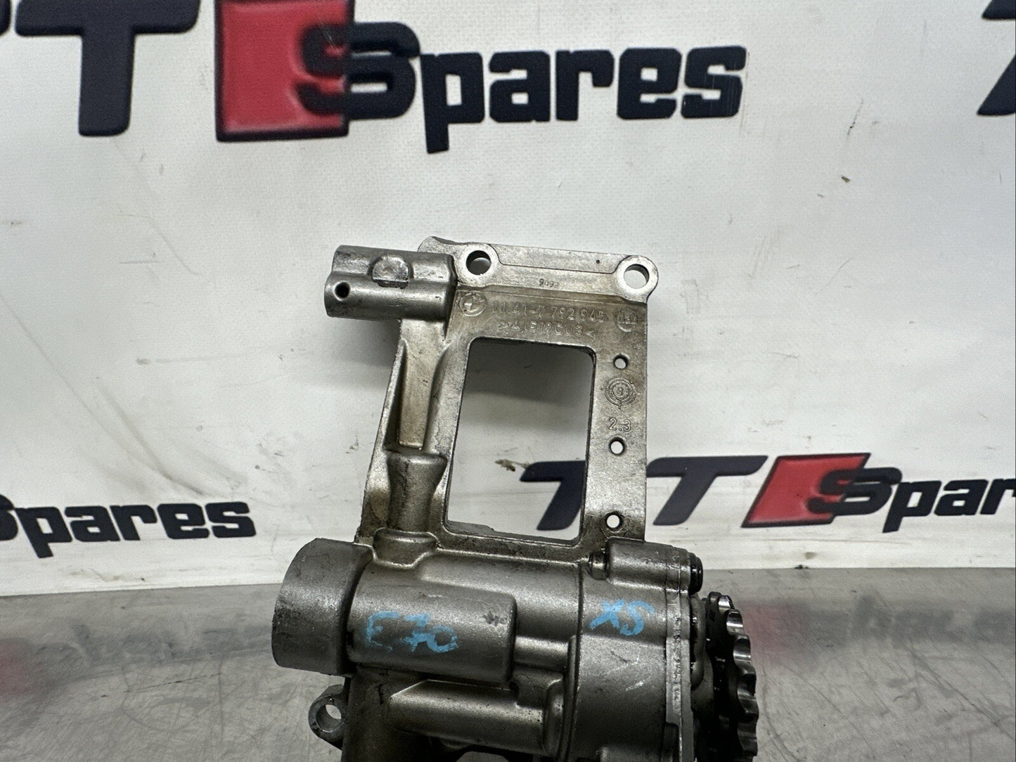 BMW E39 E46 E60 E65 X5 3.0d 330d 525d 530d 730d M57N2 Engine Oil Pump 7792945