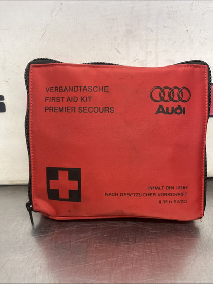 Audi Q7  First Aid Kit With Full Stuff Inside (8P0860282A)