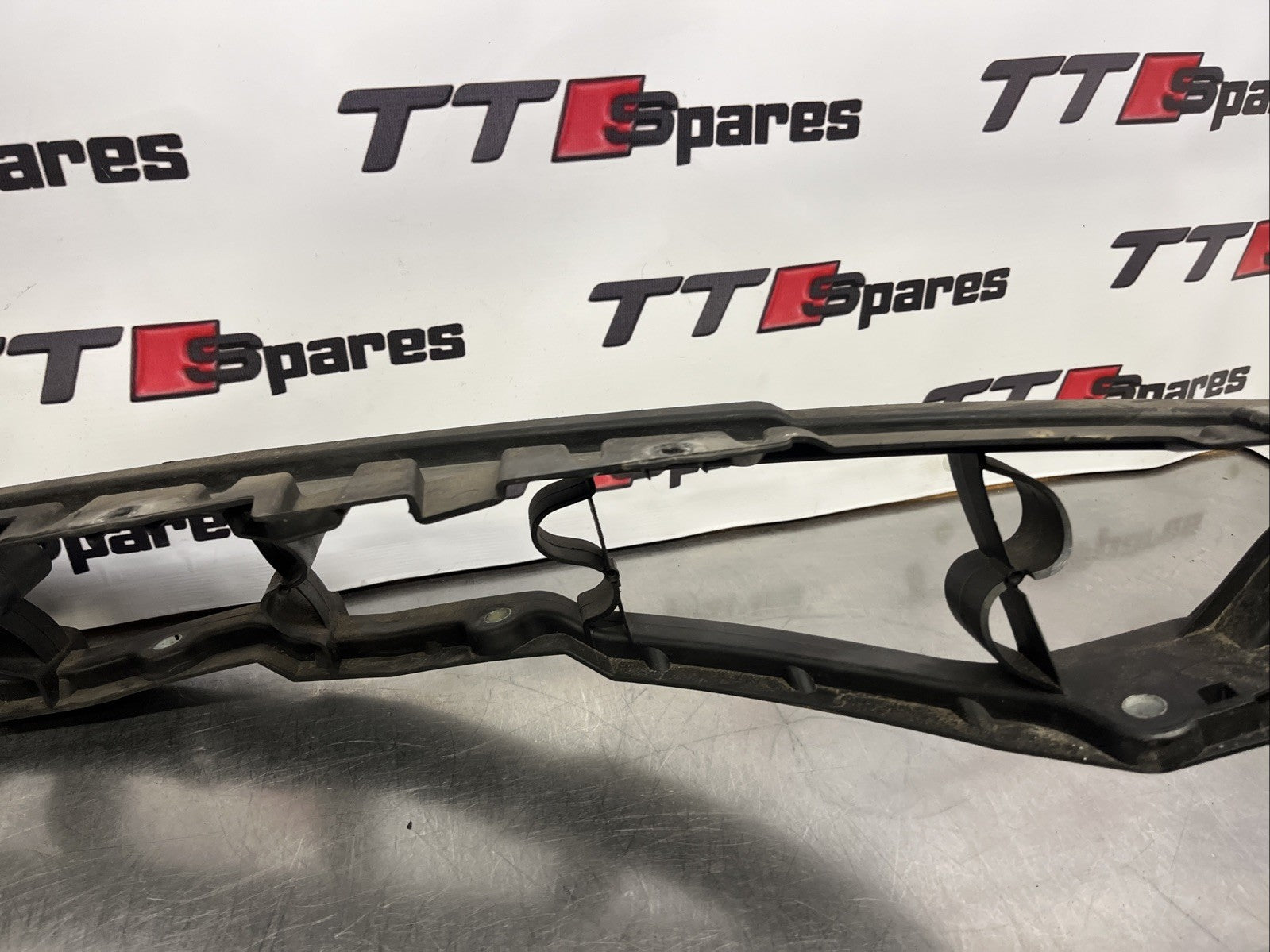 BMW X5 Diesel E70 Front Passenger Side Wing Support Bracket 7157989