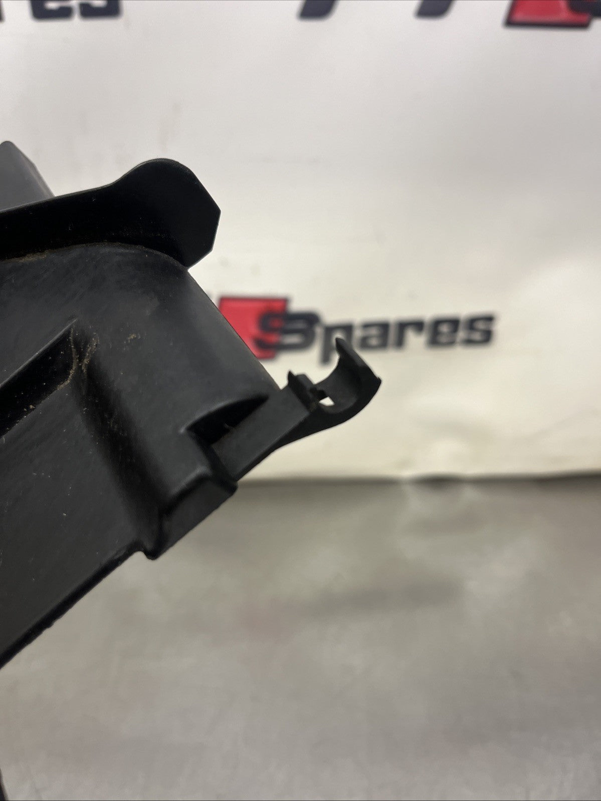 OEM Audi TT Mk1 Battery Fuse Holder Tray Cover*Engine Bay*8N7937557*CONVERTIBLE*