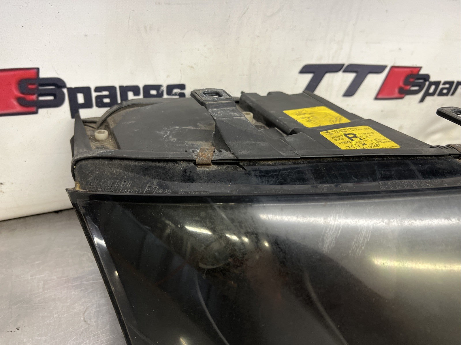 AUDI TT MK1 (1999 > 2007) FRONT RIGHT HEADLIGHT  8N0941004AH