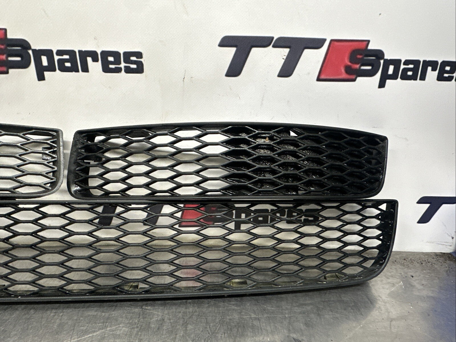 Audi TT Mk1 Front Bumper Centre Lower Grills  8N0807683A GENUINE OEM set