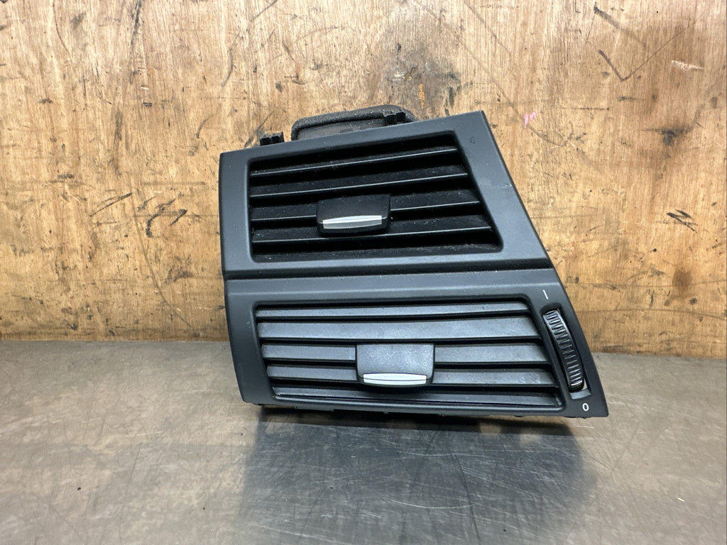 7161803 BMW E70 X5 BLACK FRONT AIR VENT GRILL LEFT SIDE