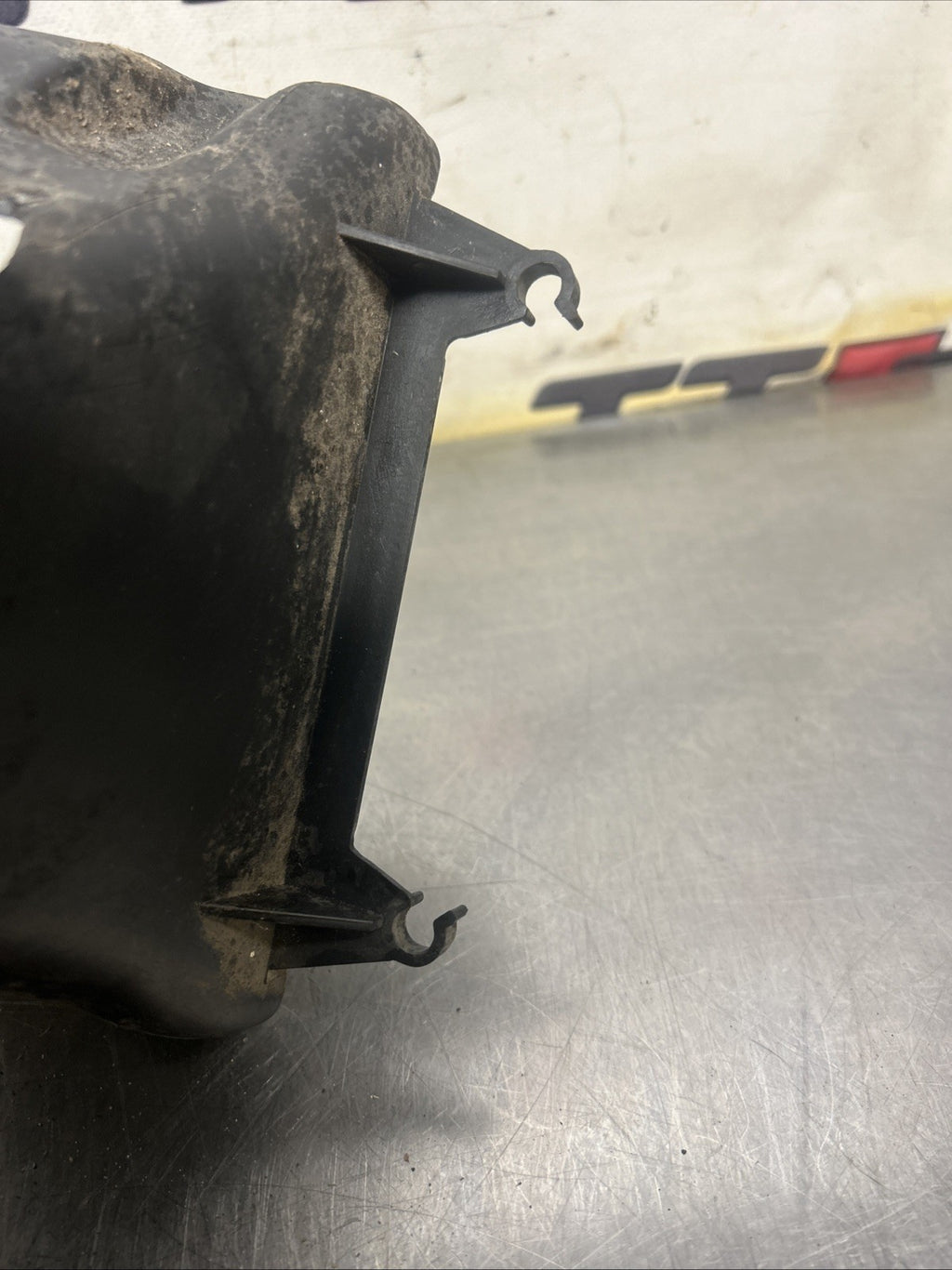 AUDI TT INTERCOOLER AIR GUIDE DRIVERS /OFFSIDE Mk1 8N 98-06 8N0117336A