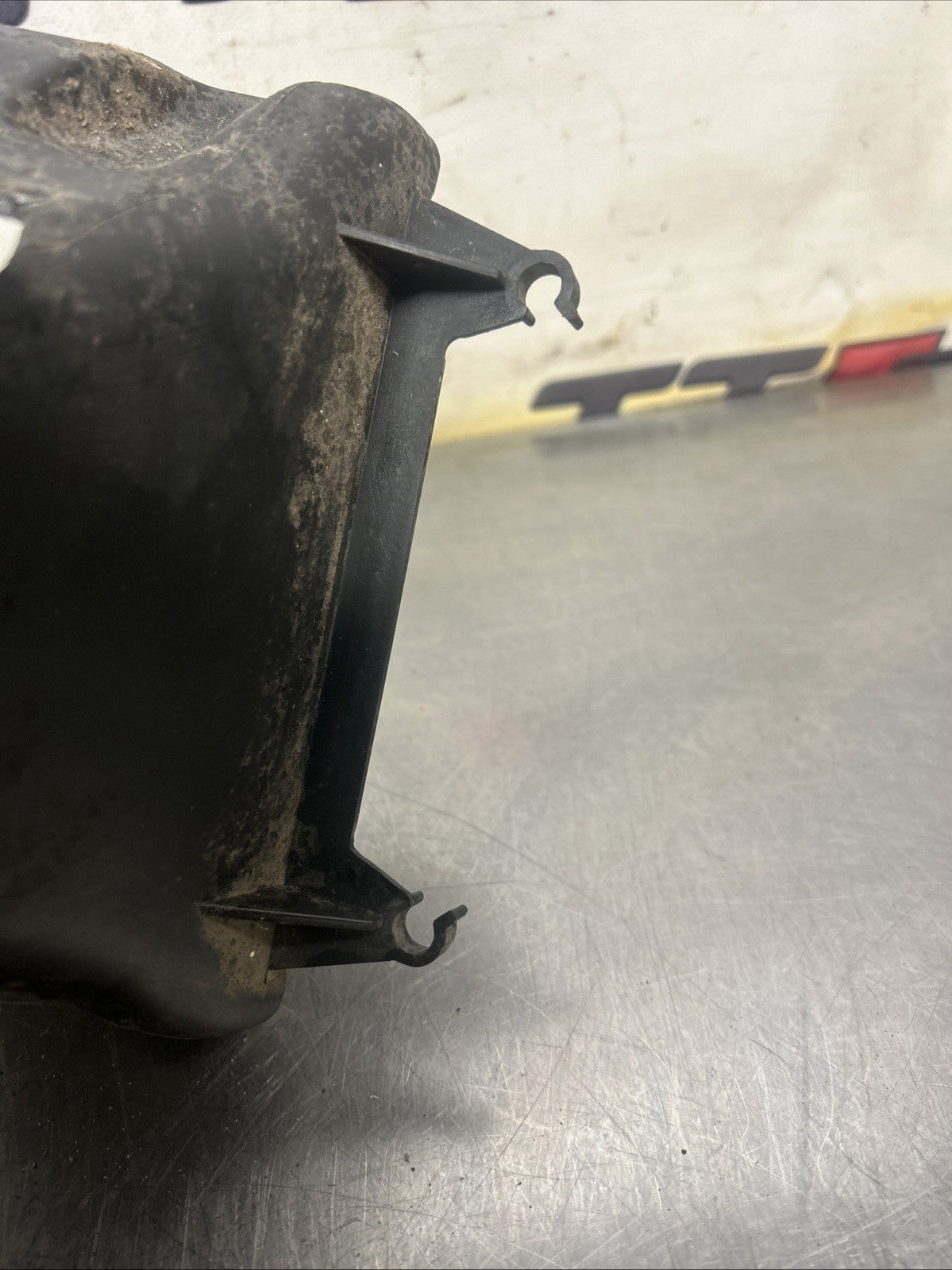 AUDI TT INTERCOOLER AIR GUIDE DRIVERS /OFFSIDE Mk1 8N 98-06 8N0117336A