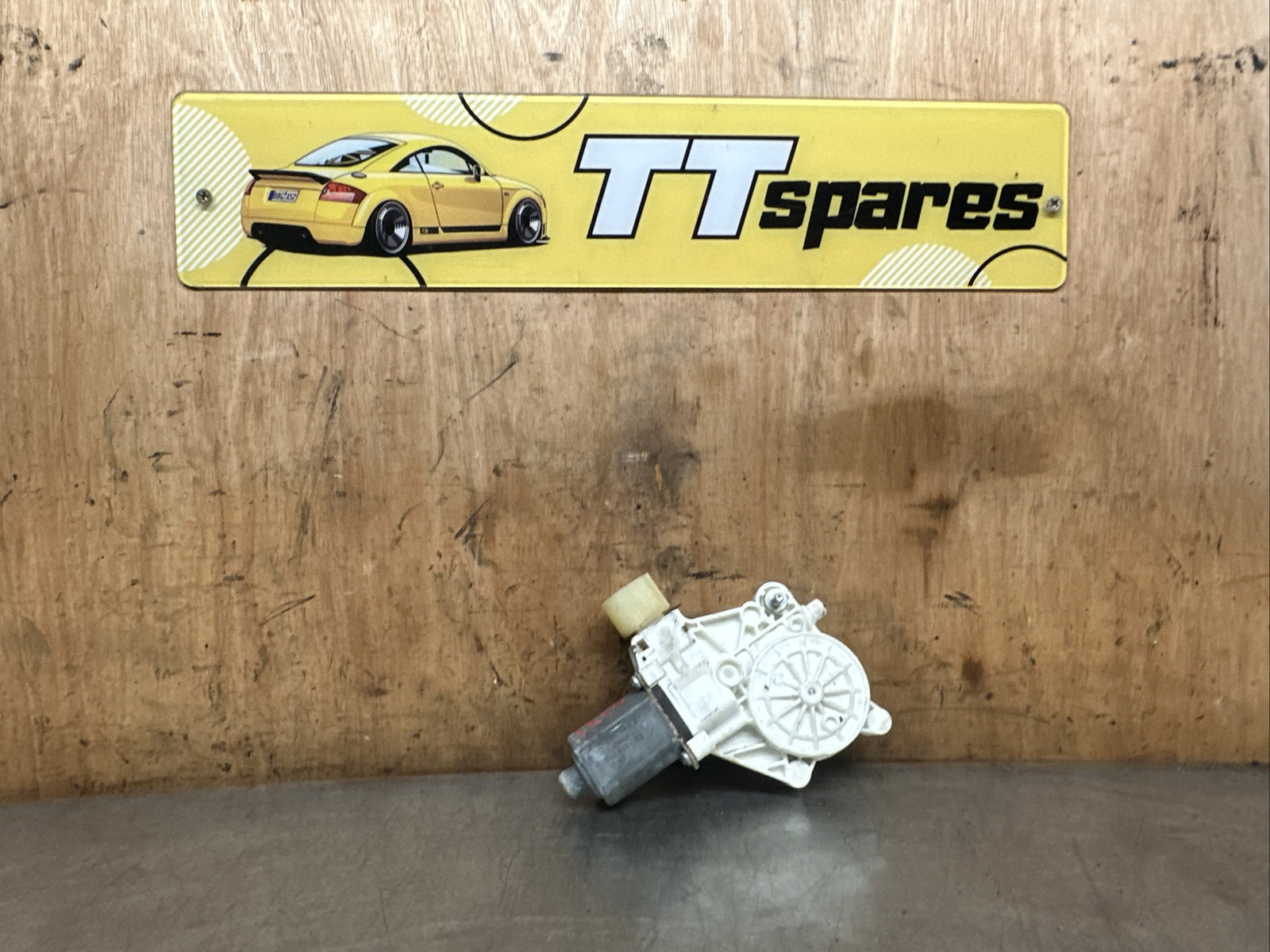 6927028  BMW 3 SERIES E90 E91 FRONT RIGHT WINDOW REGULATOR WITH MOTOR   (F96)
