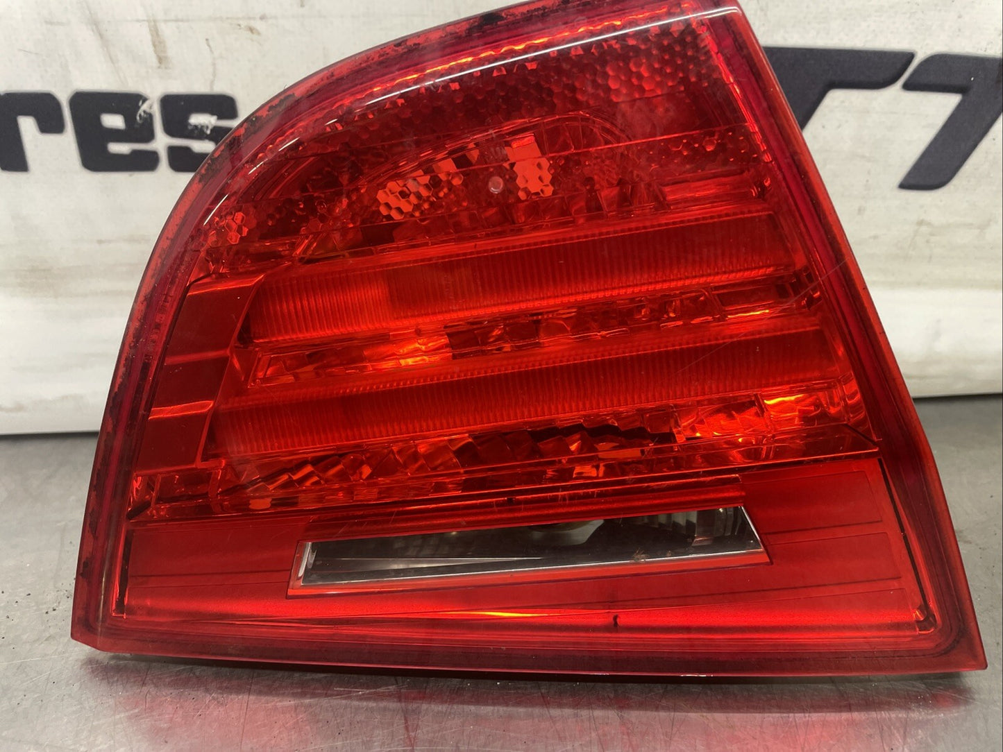 BMW 3 E90 E91 2008 Left  tailgate rear tail light lamp 218401 TRP35636
