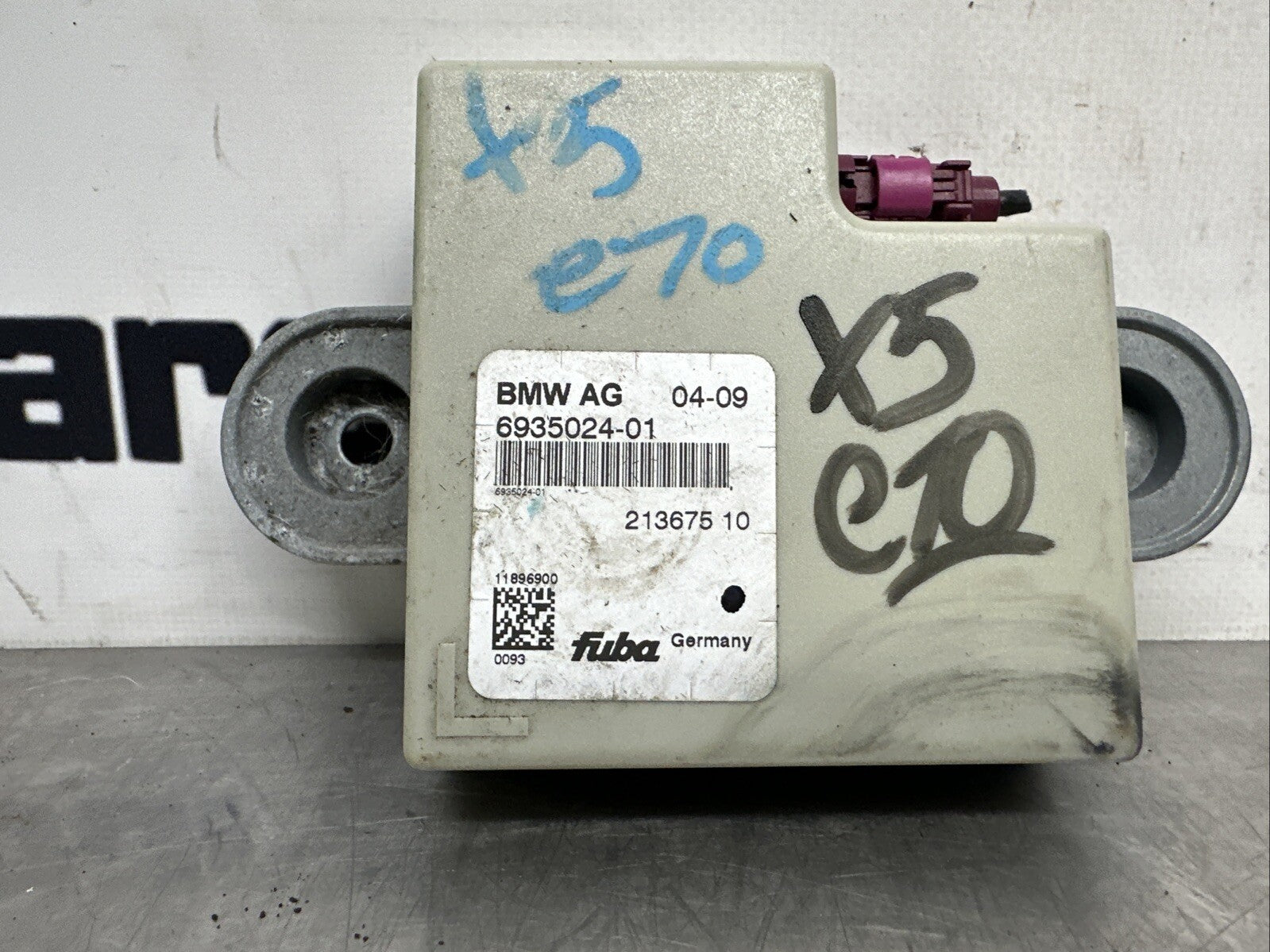 6935024 BMW X5 AERIAL ANTENA AMPLIFIER MODULE UNIT  E70 2007 - 2009