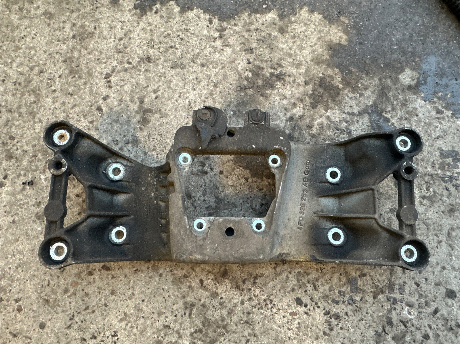 4F0399263AB Audi S6 A6 4F C6 Transmission Gearbox Support Bracket 