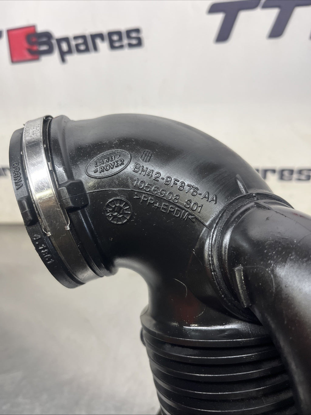 BH429F876AA LAND ROVER VOGUE L322 2012 RHD AIR INTAKE HOSE PIPE 
